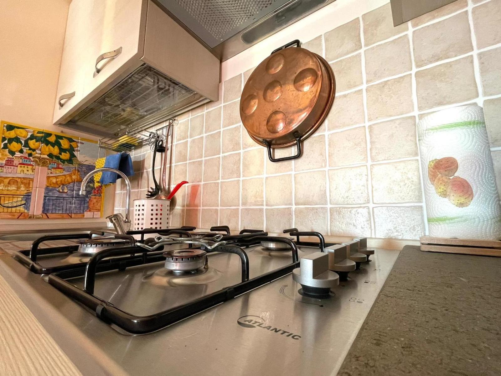 One-Bedroom House - Photo 3