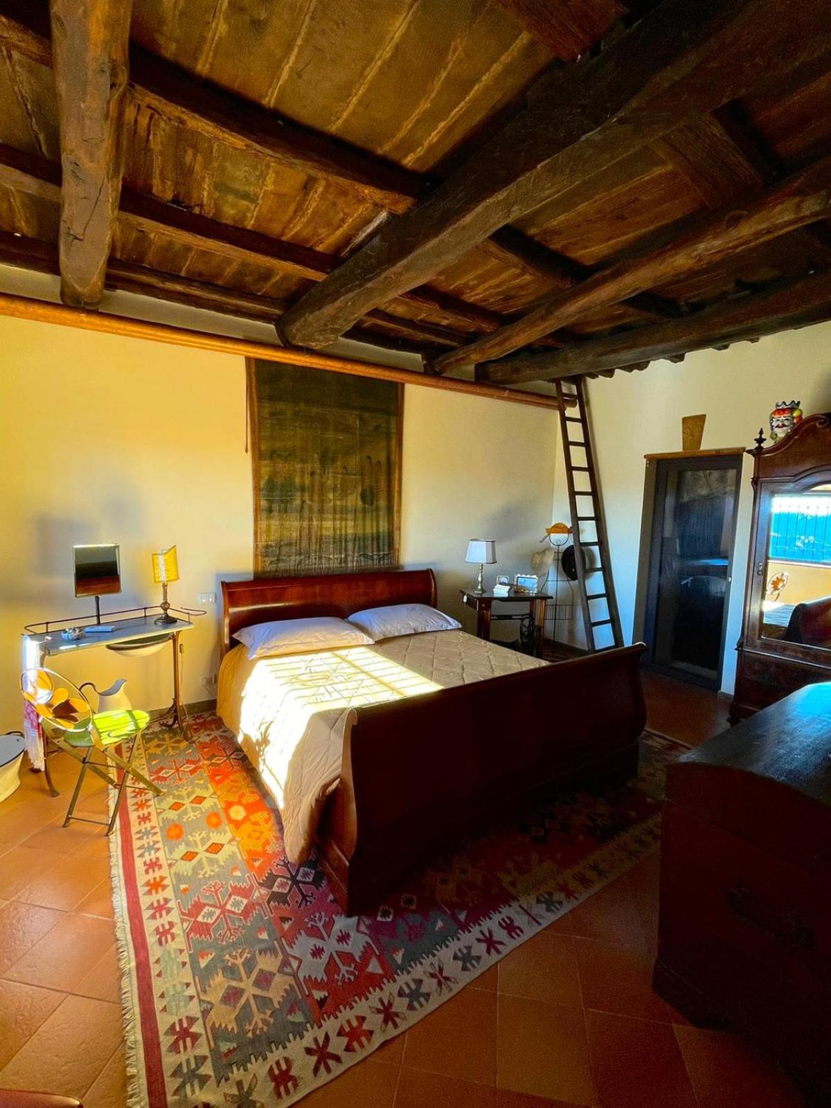 One-Bedroom House - Photo 5