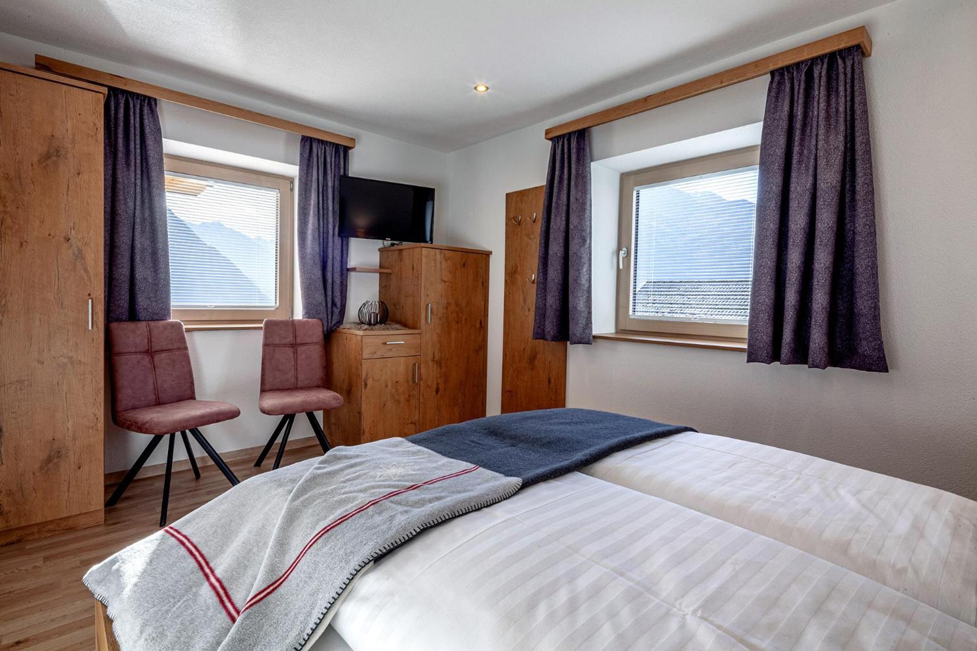 Apartment with Mountain View photo 2