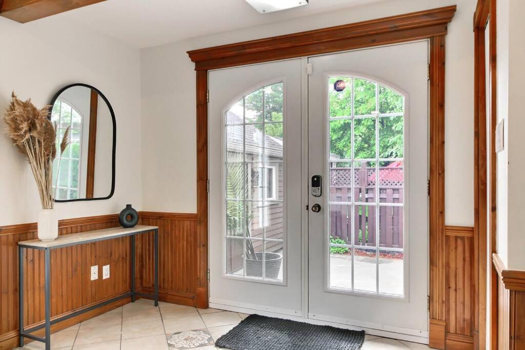 Three-Bedroom House photo 2