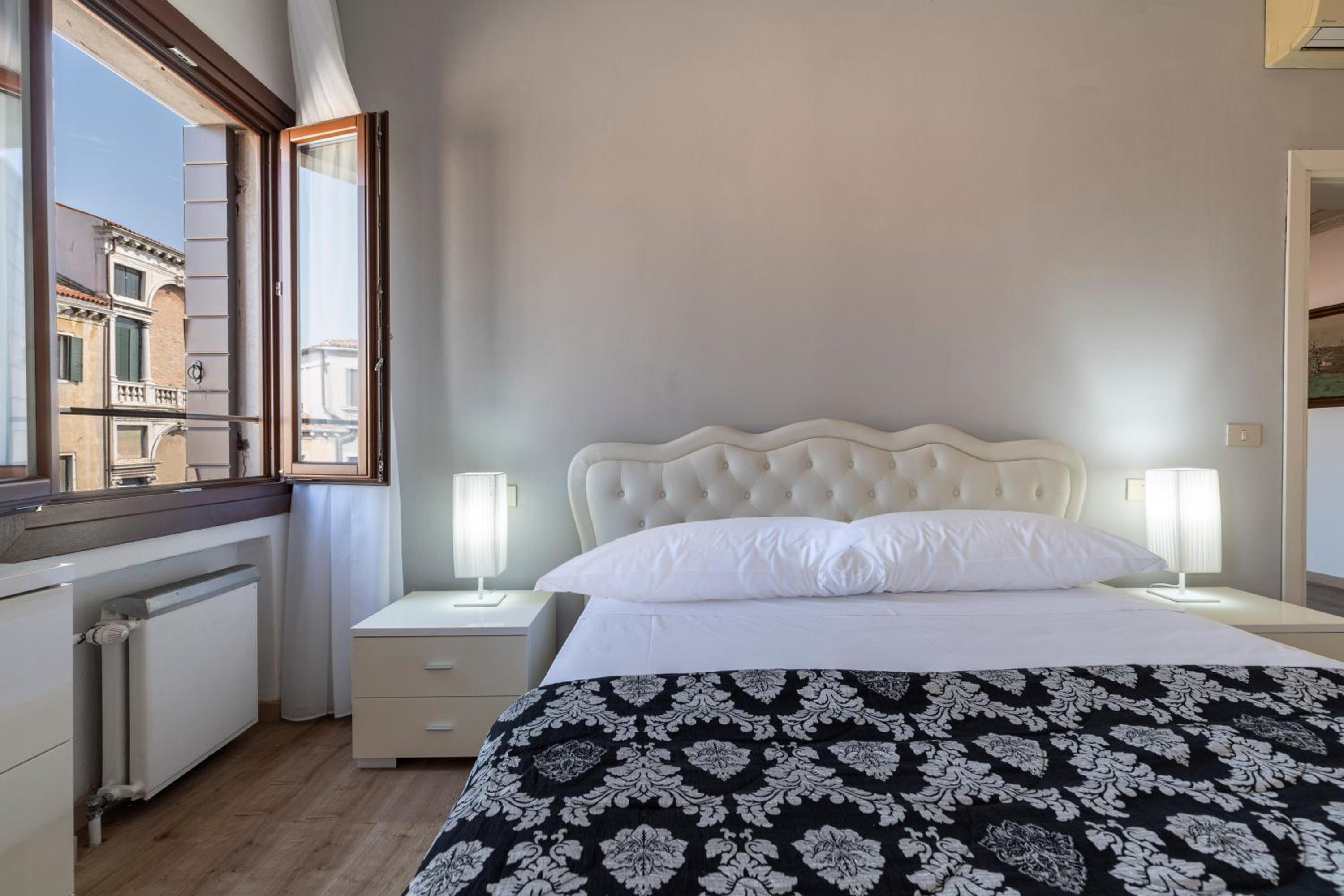 Superior Apartment photo 2