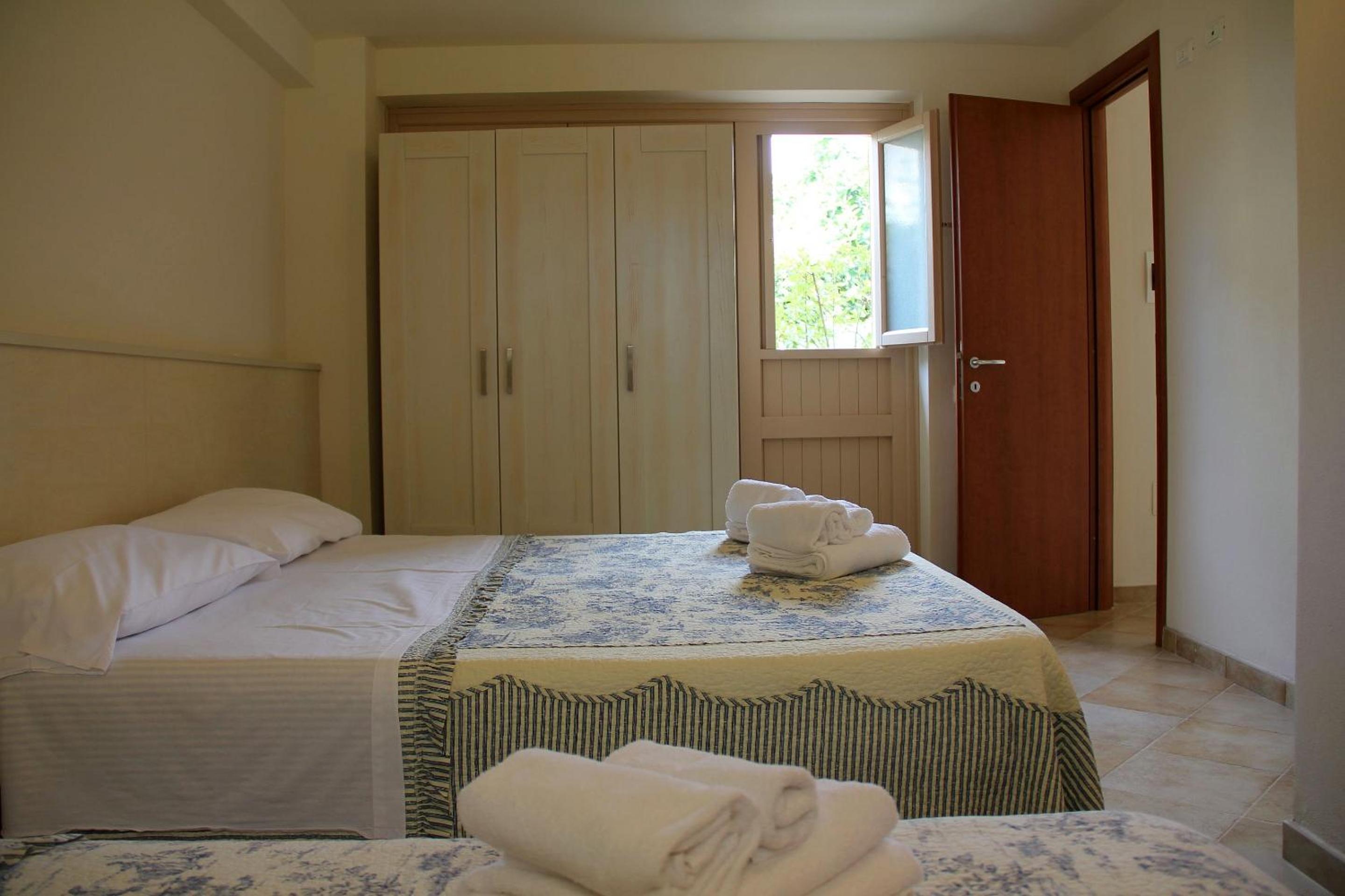 One-Bedroom Apartment - Photo 6