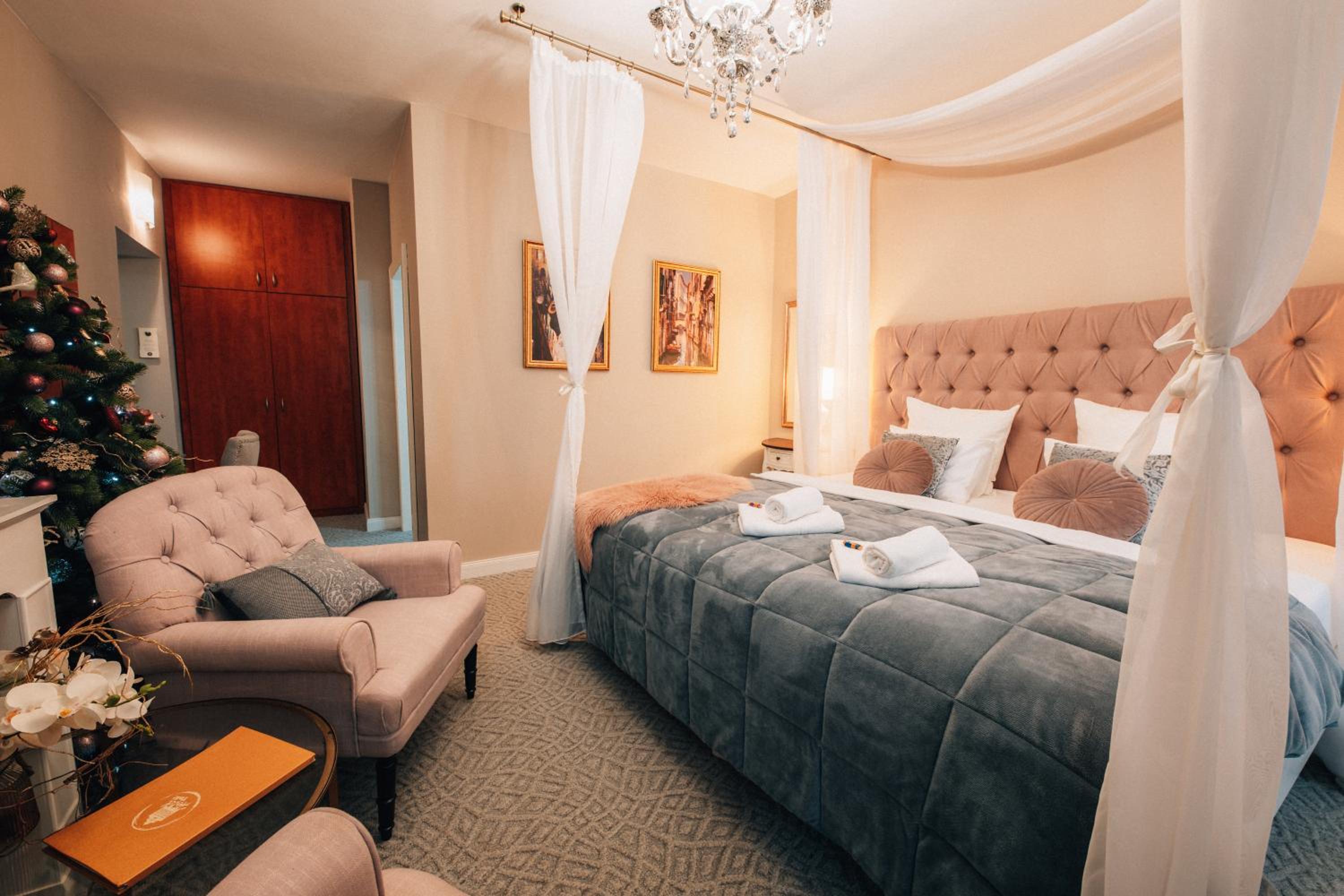 Deluxe Double Room photo 2