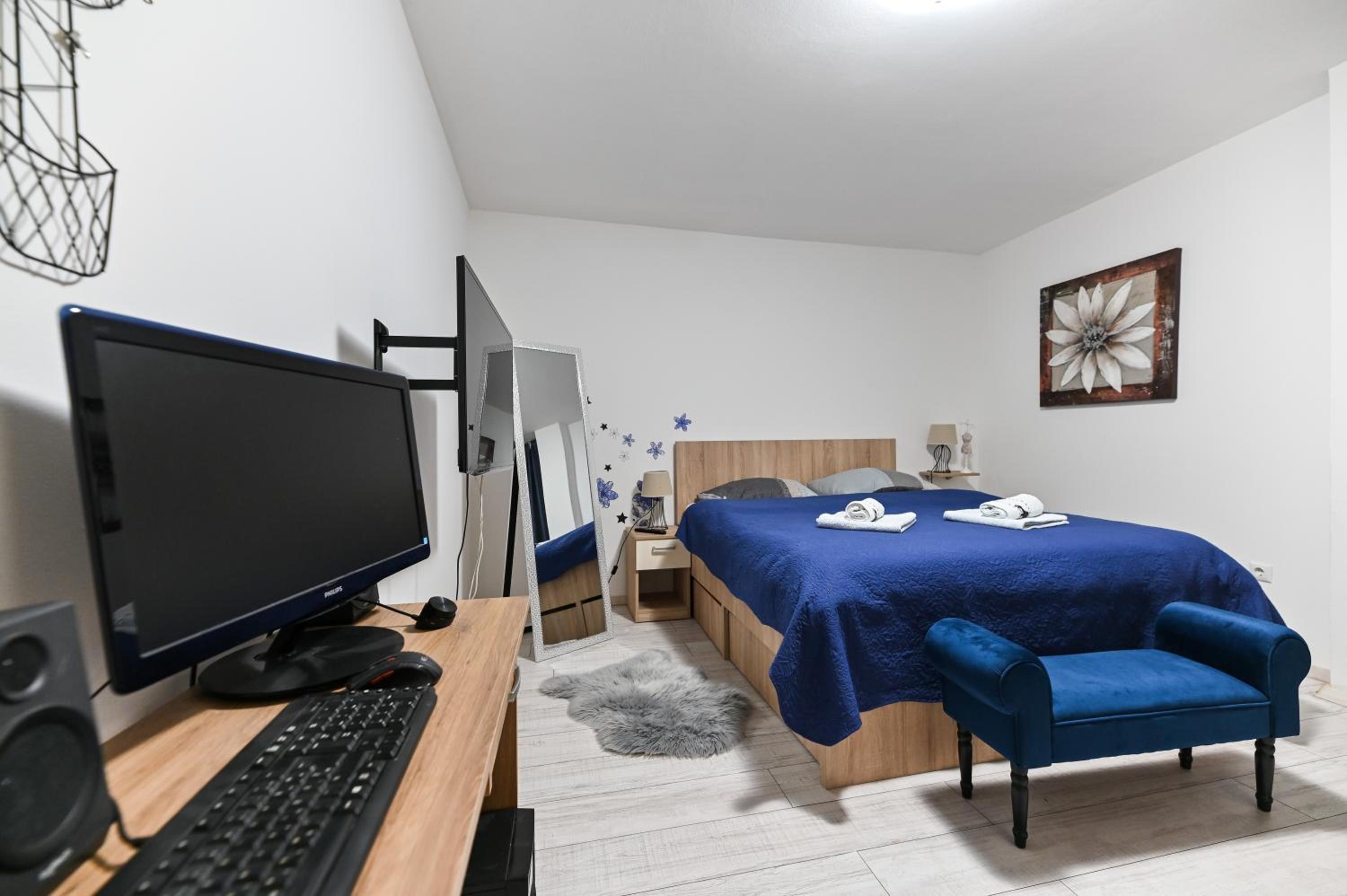 Apartment - Photo 56