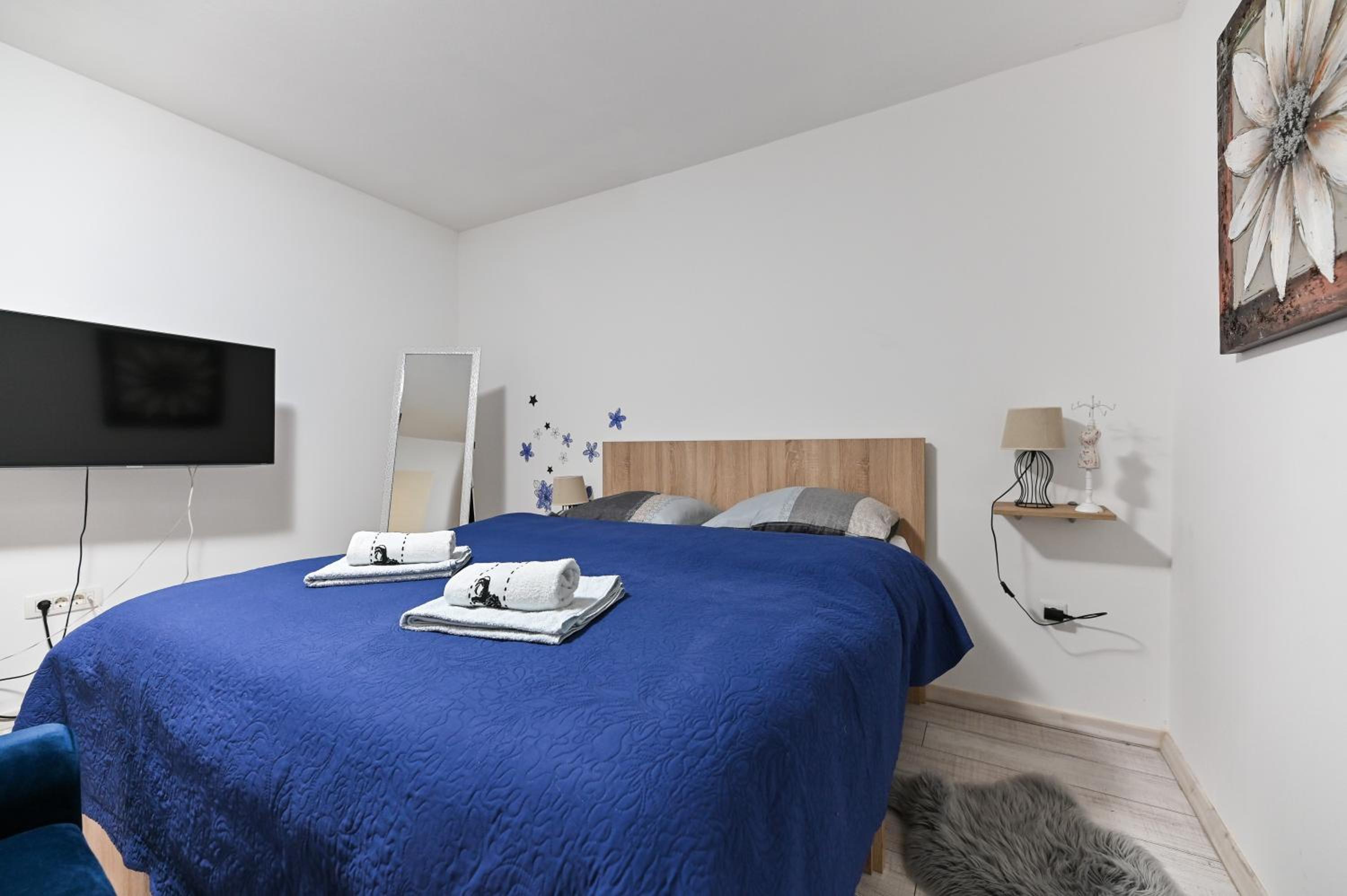 Apartment - Photo 57