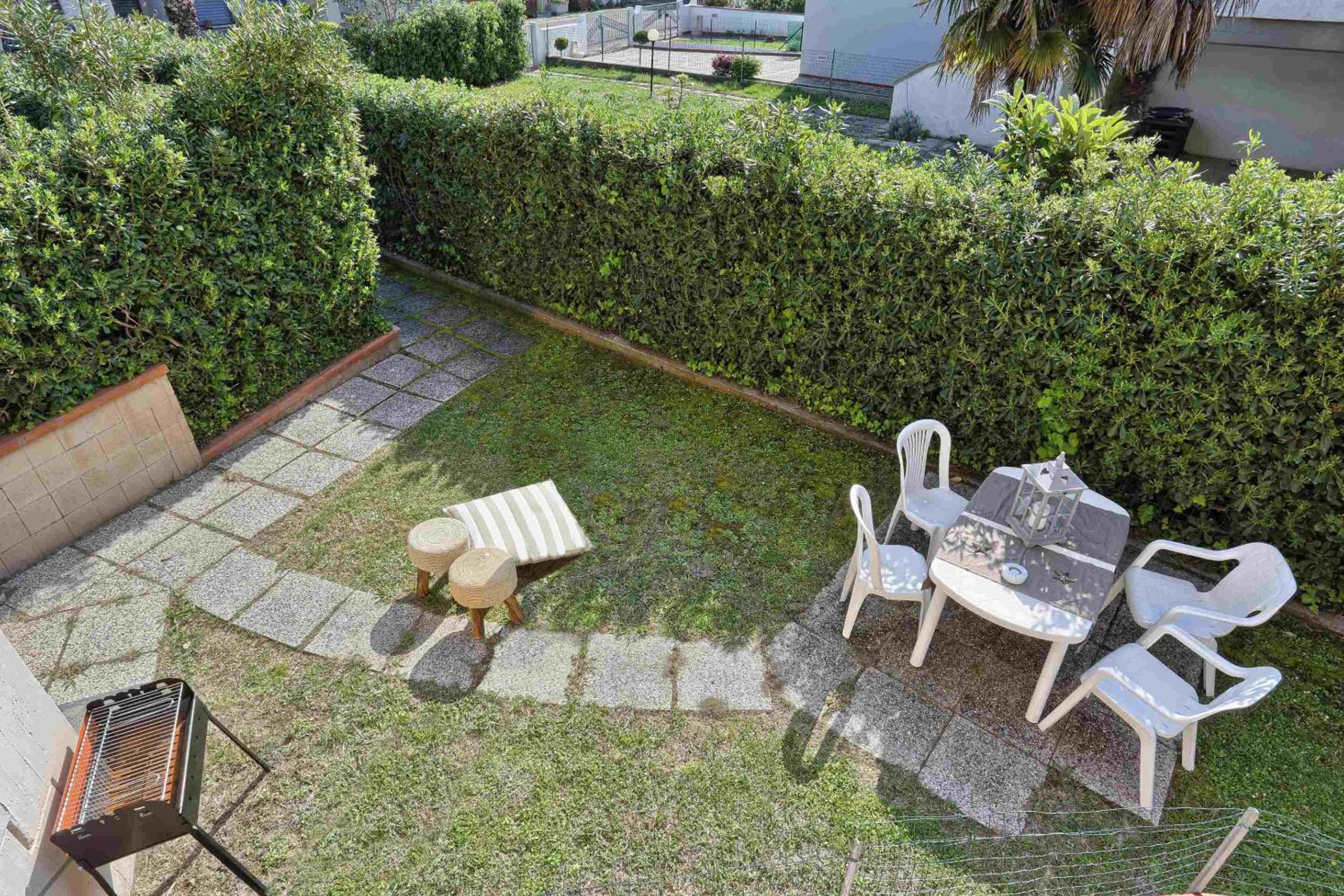 Apartment with Garden View - Photo 6