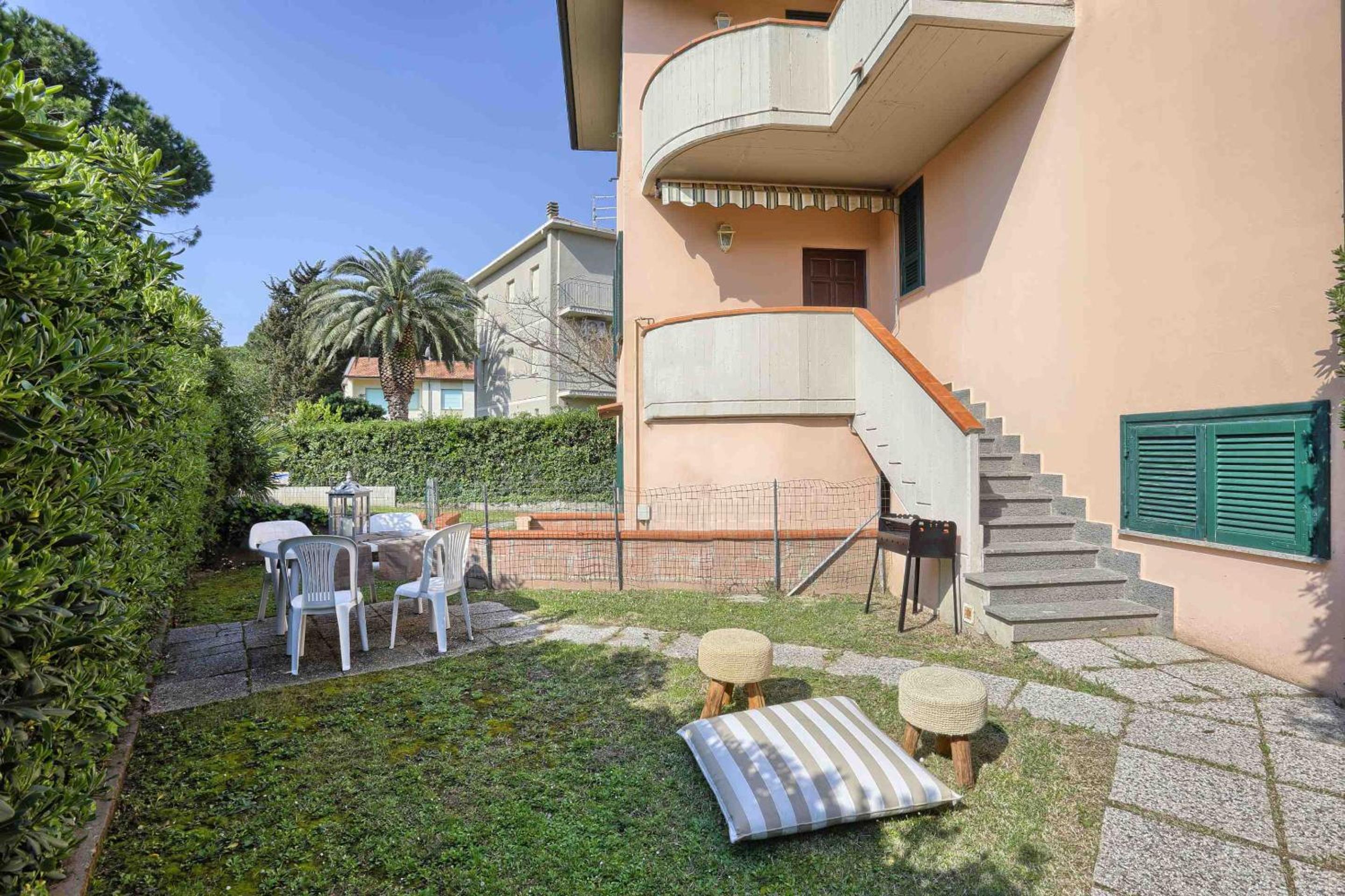 Apartment with Garden View - Photo 16
