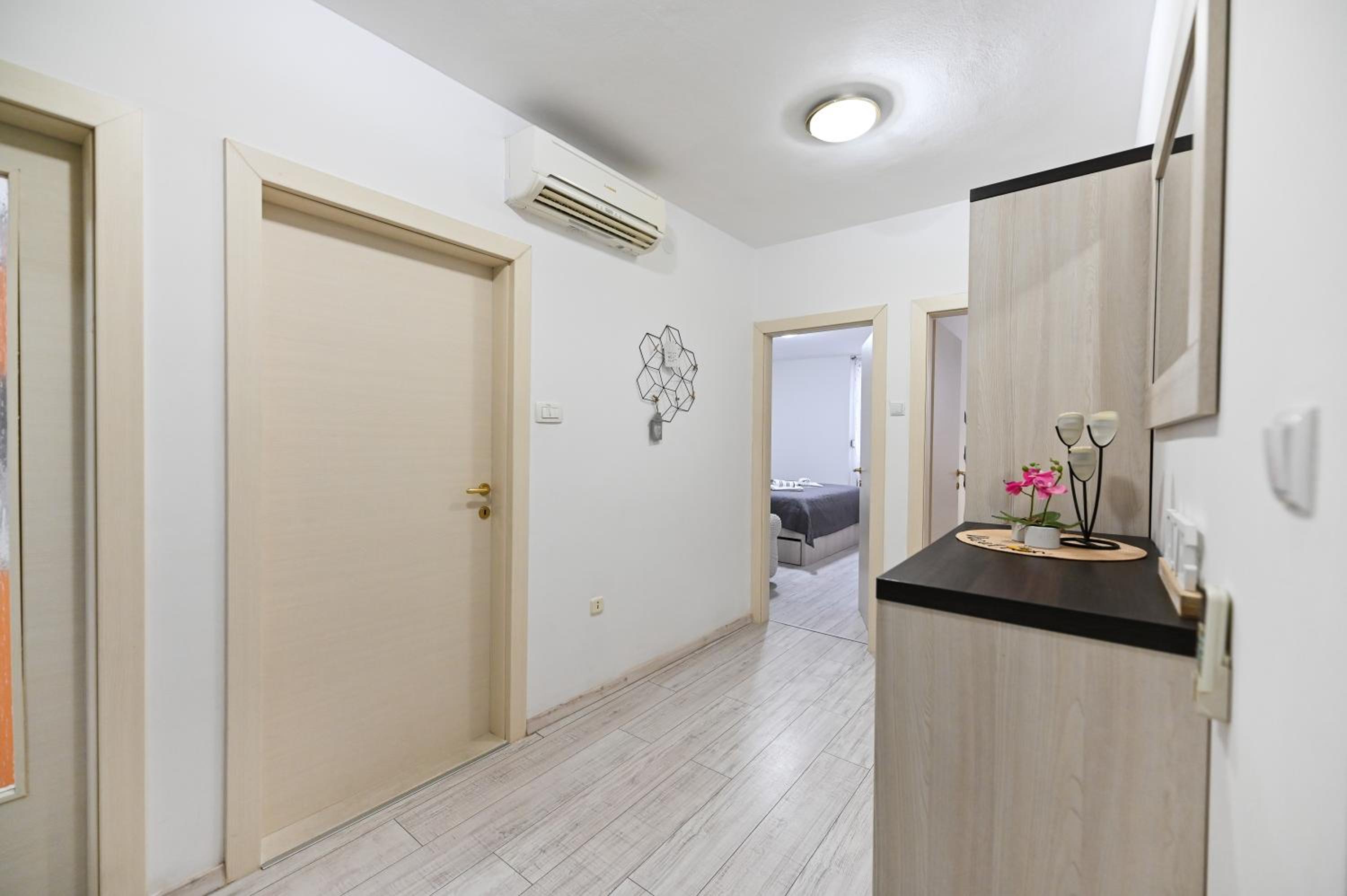 Apartment - Photo 31