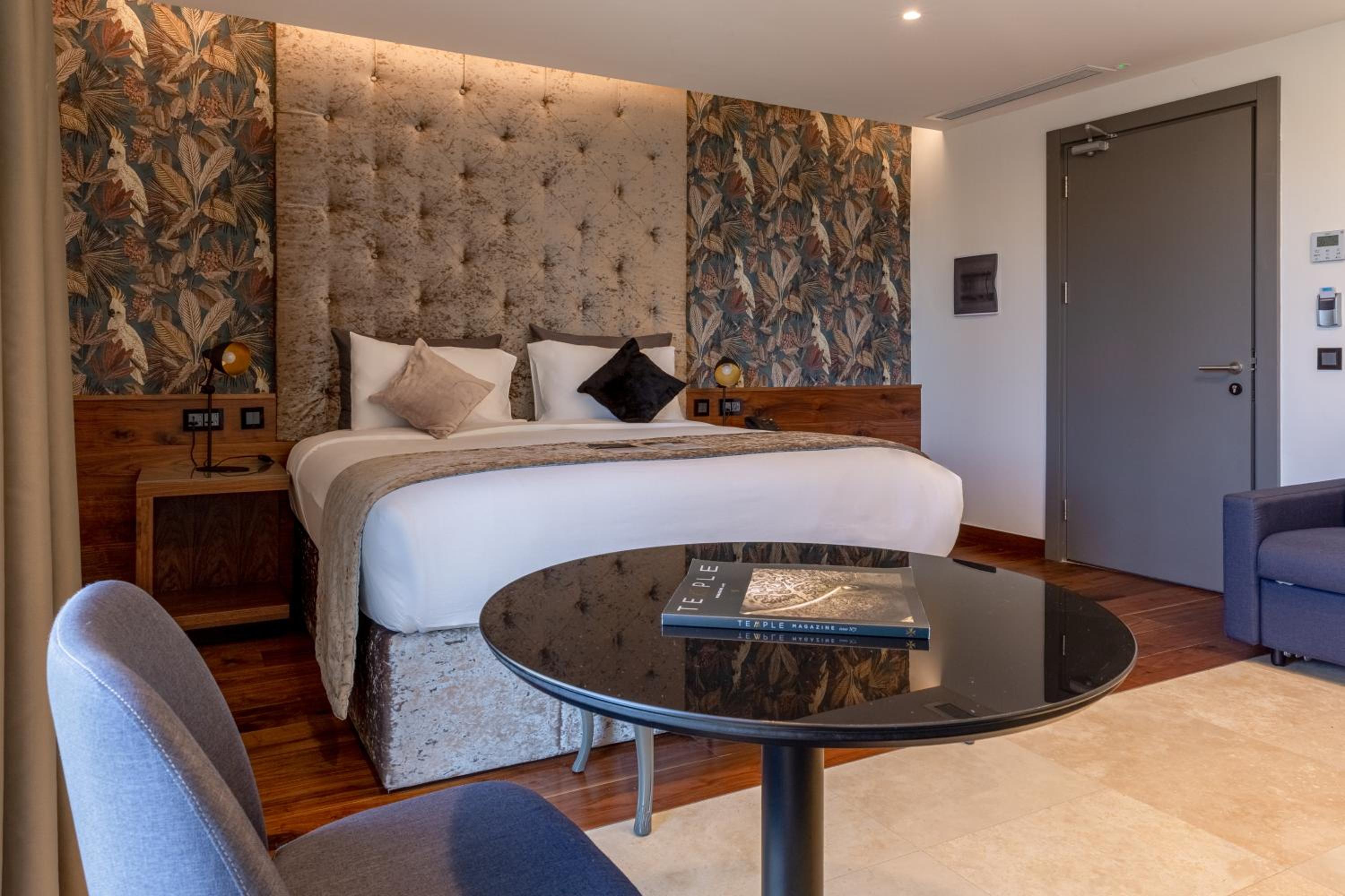 Junior Suite with Balcony photo 2