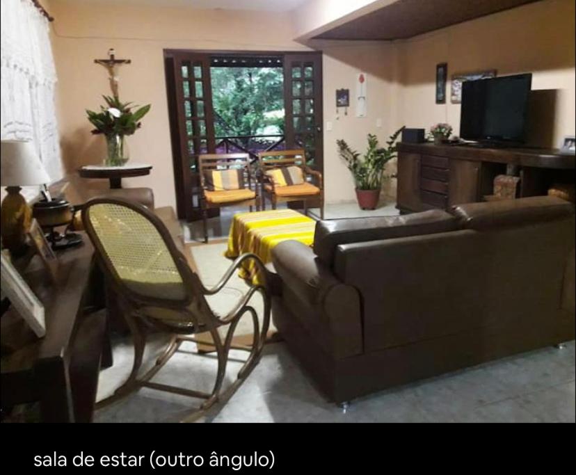 Five-Bedroom House photo 1