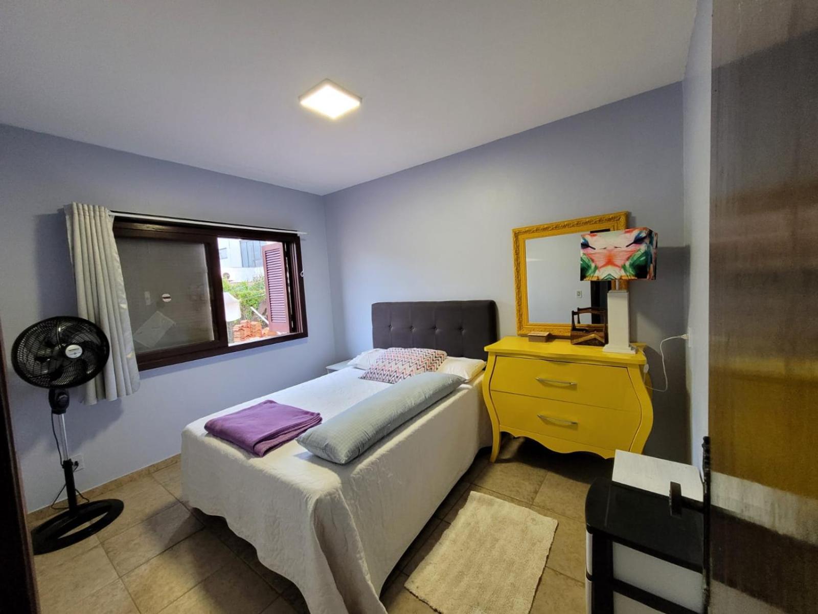 Five-Bedroom House photo 1