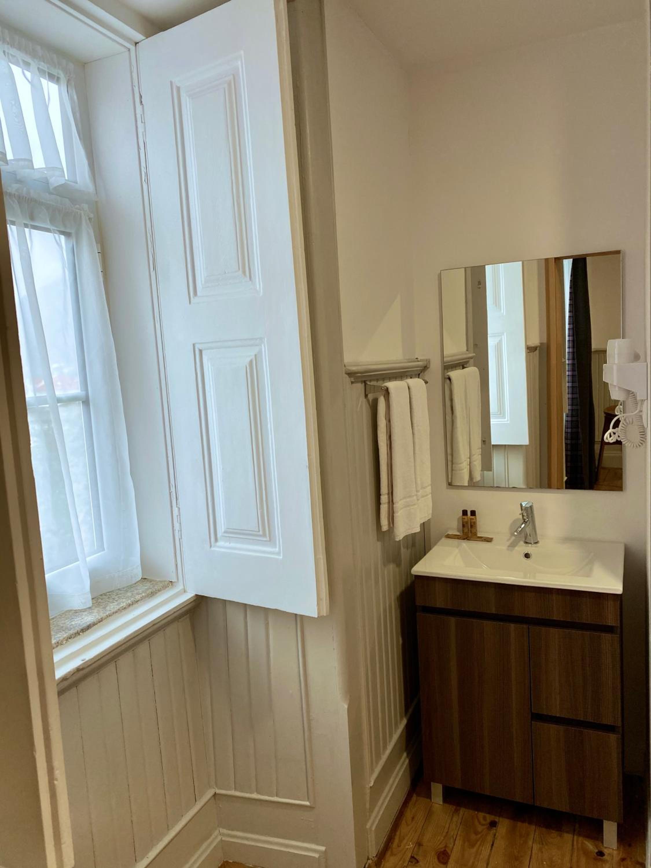 Double Room - Photo 6