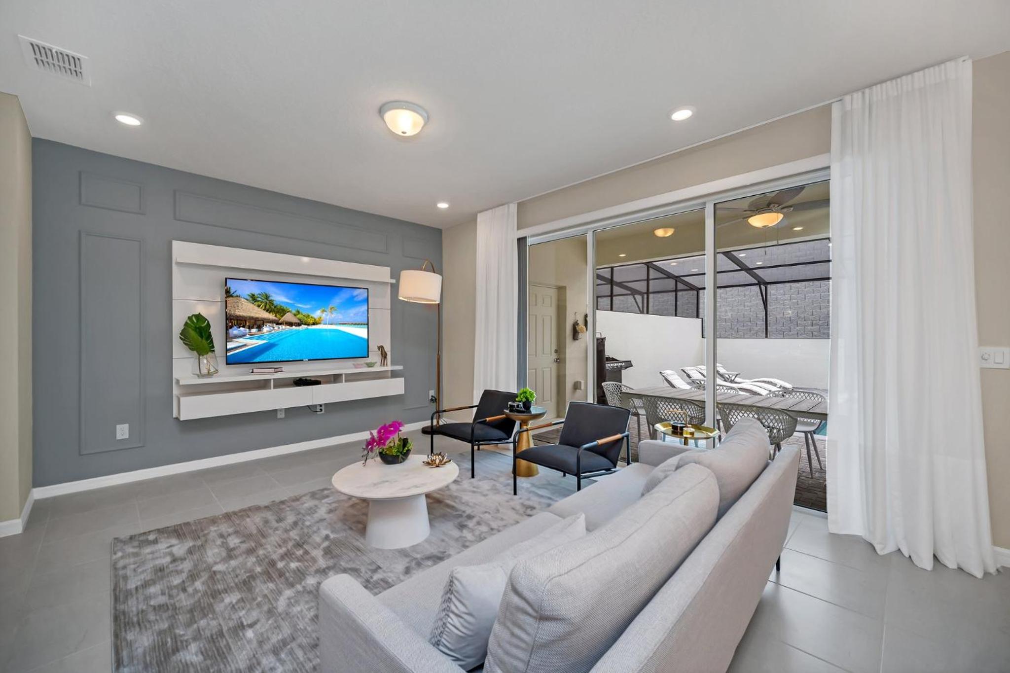 Five-Bedroom House - Photo 1