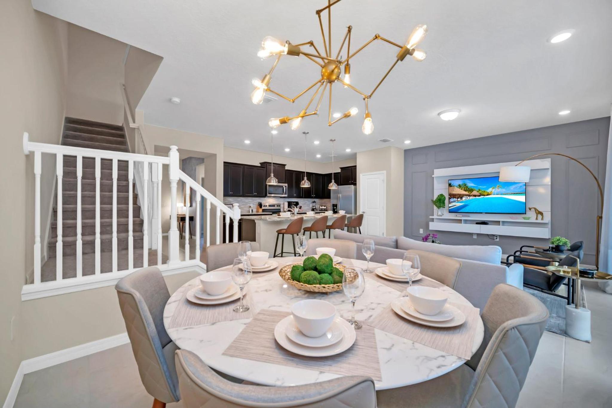 Five-Bedroom House - Photo 10