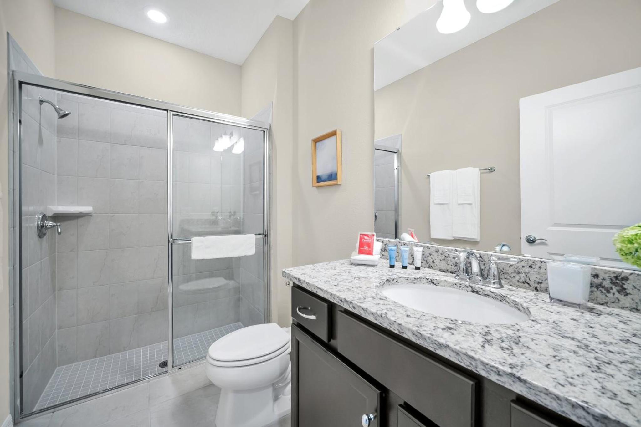 Five-Bedroom House - Photo 19