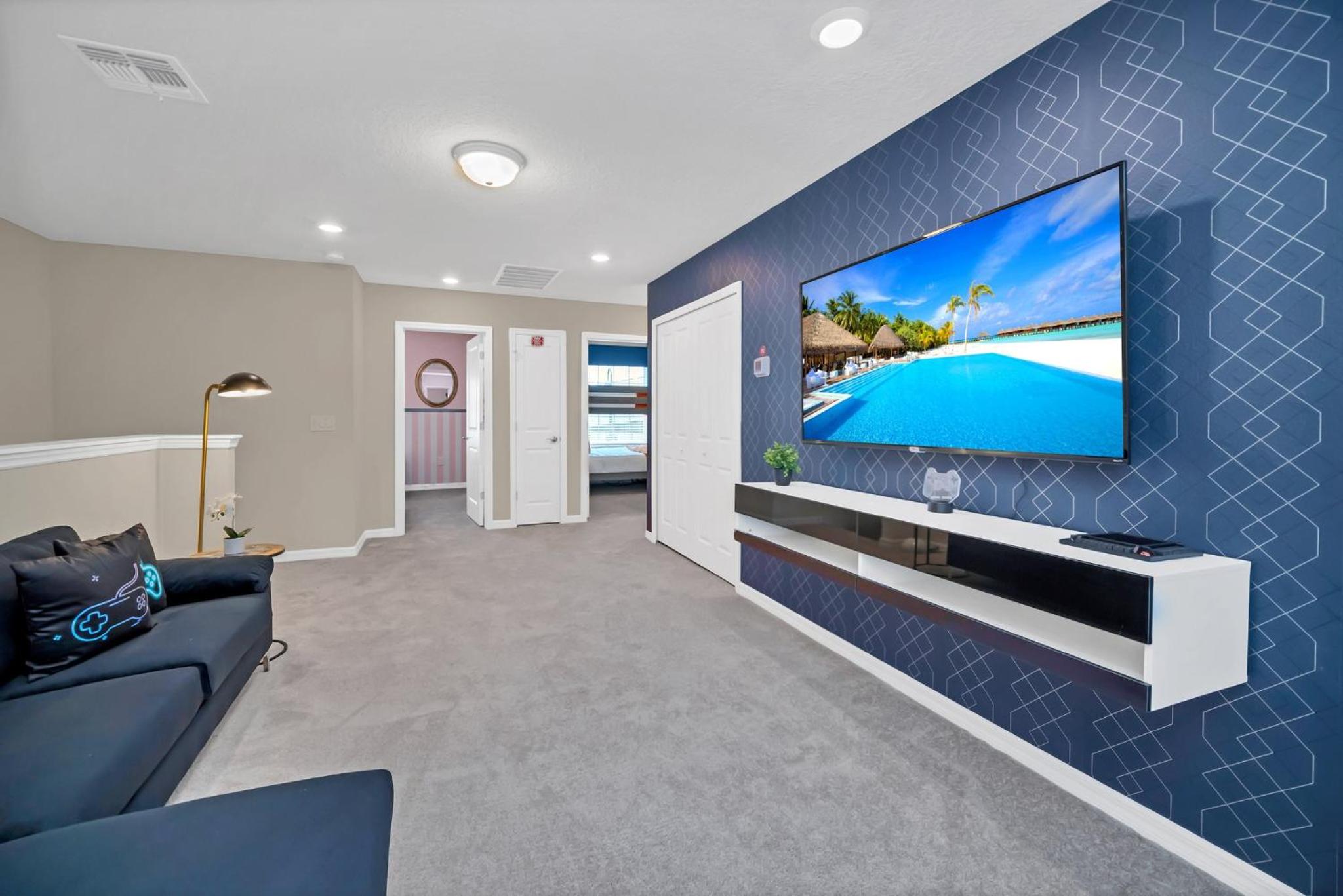 Five-Bedroom House - Photo 20