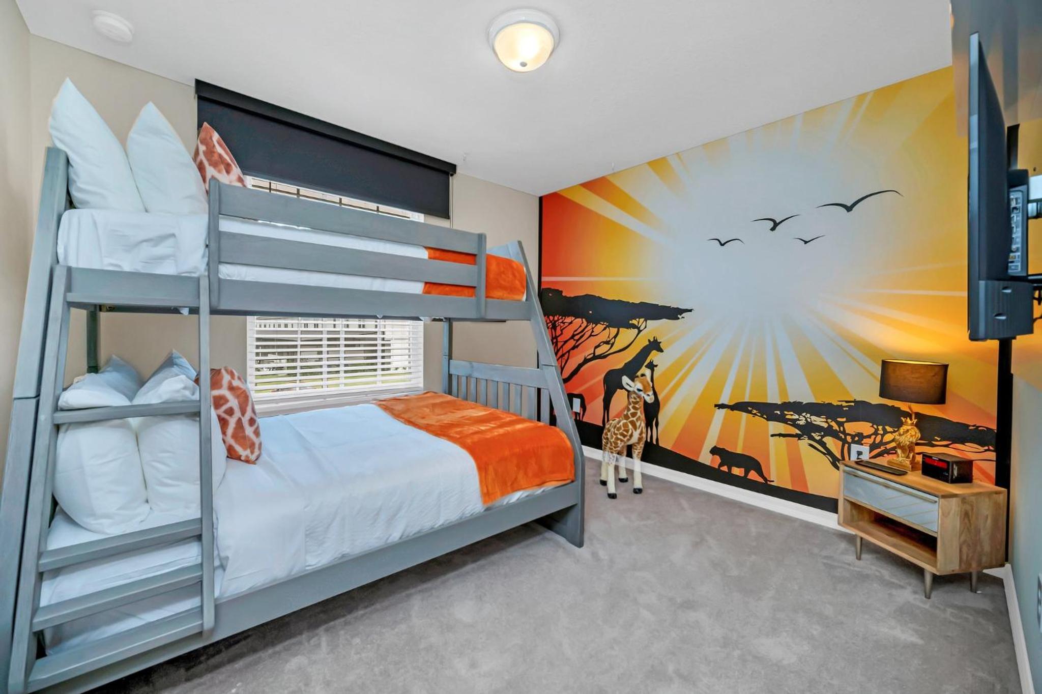 Five-Bedroom House - Photo 2