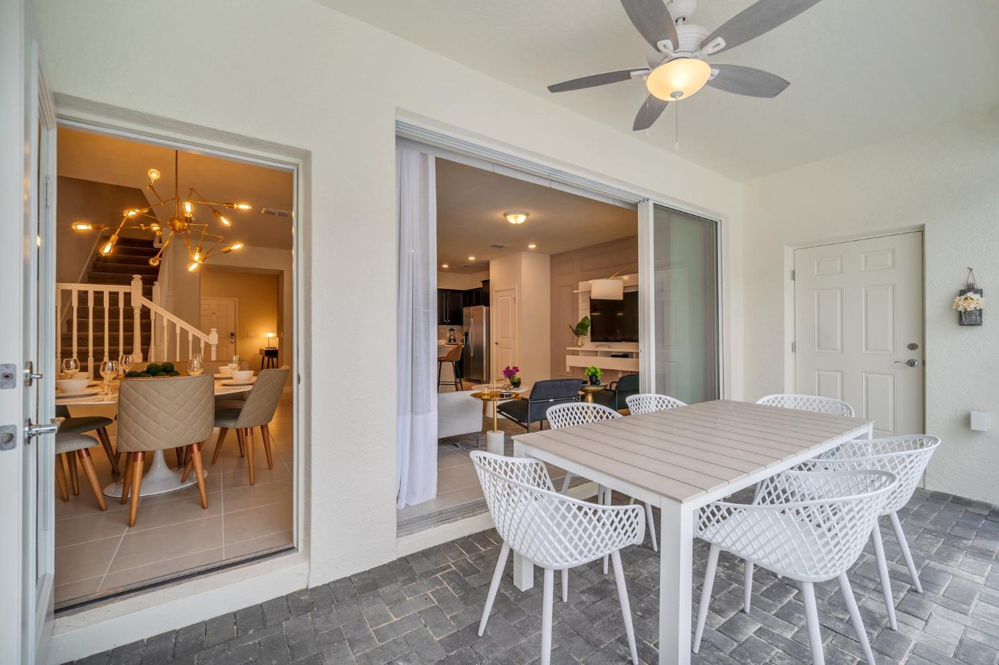 Five-Bedroom House - Photo 41
