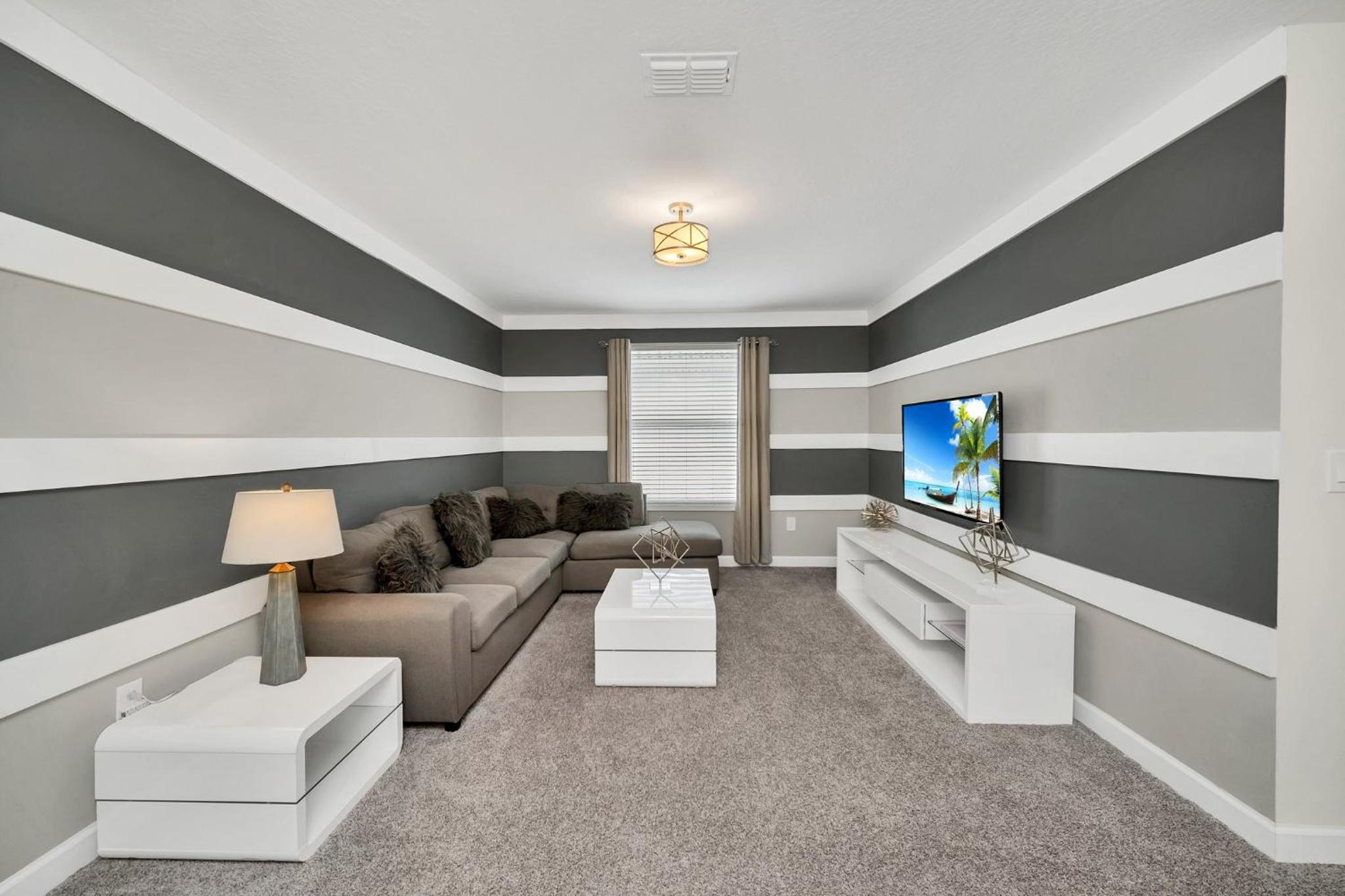Six-Bedroom House - Photo 52