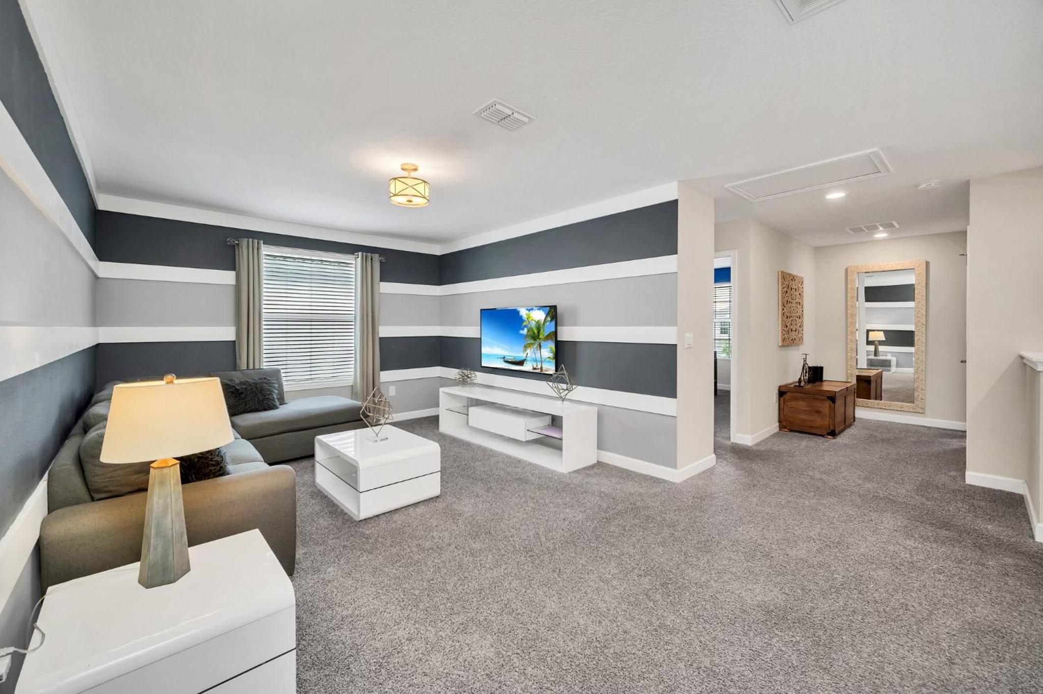 Six-Bedroom House - Photo 51