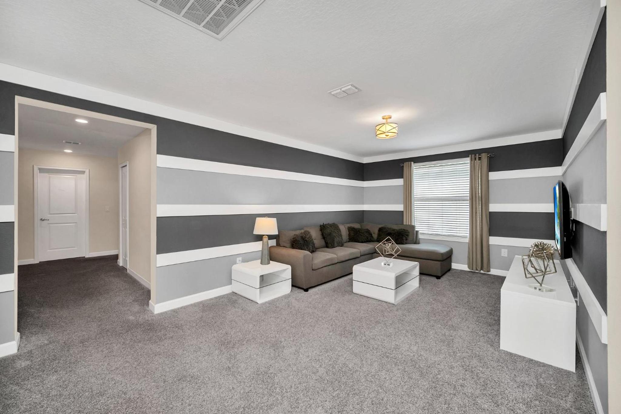 Six-Bedroom House - Photo 72