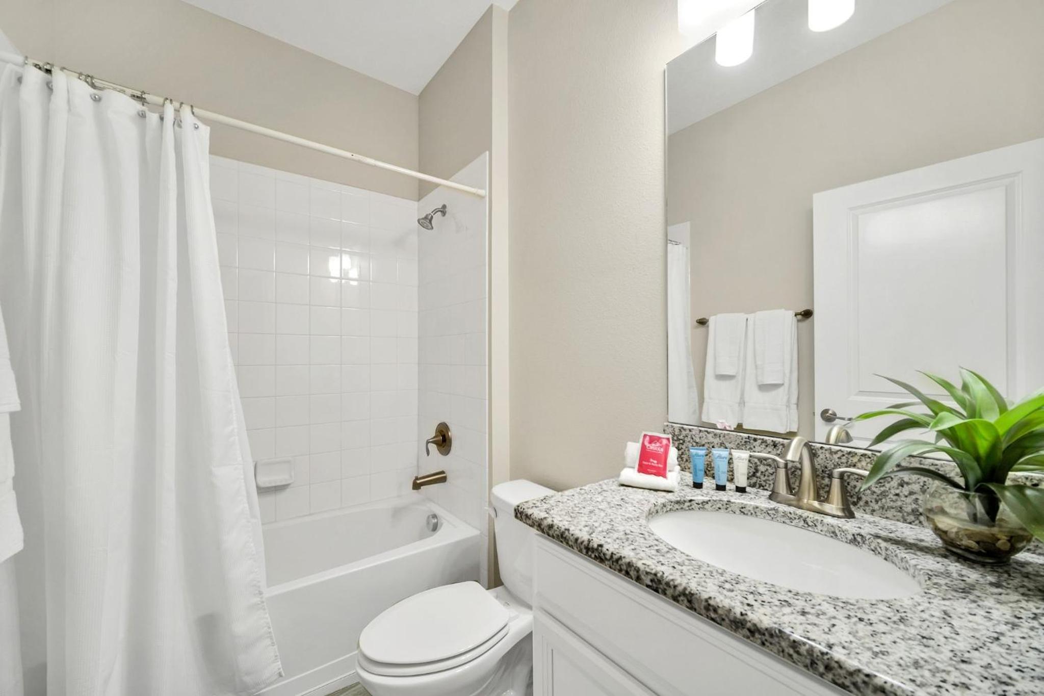 Six-Bedroom House - Photo 74