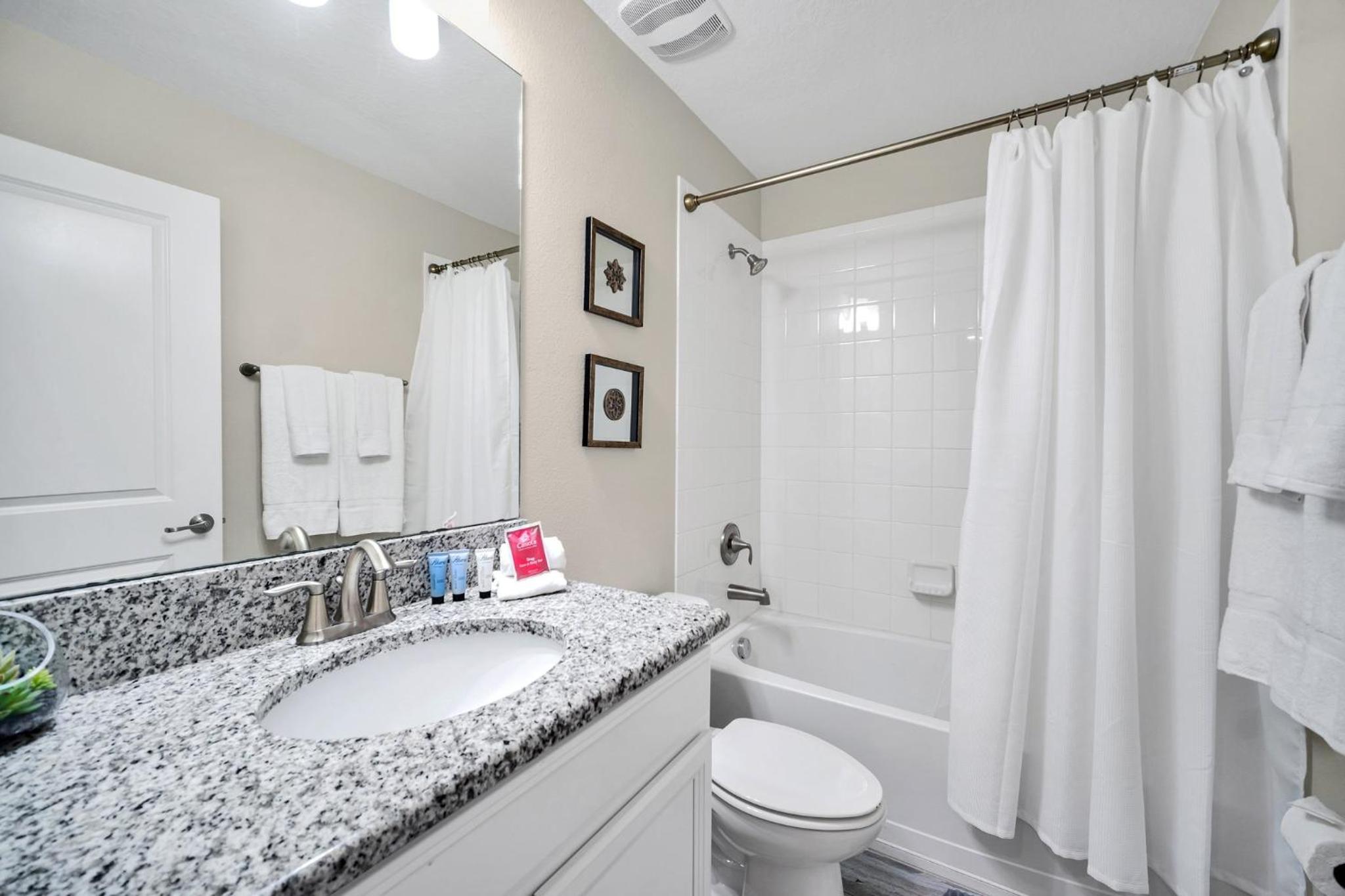 Six-Bedroom House - Photo 78