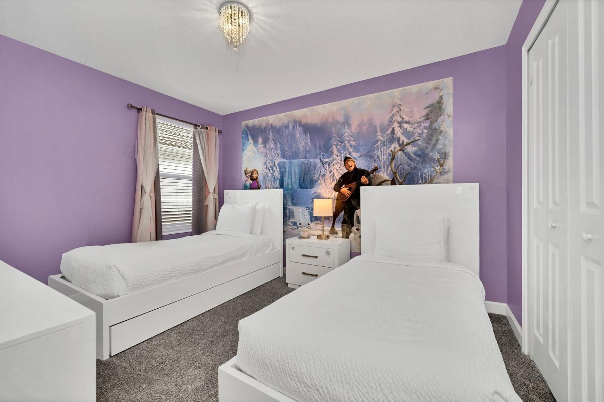 Six-Bedroom House - Photo 80