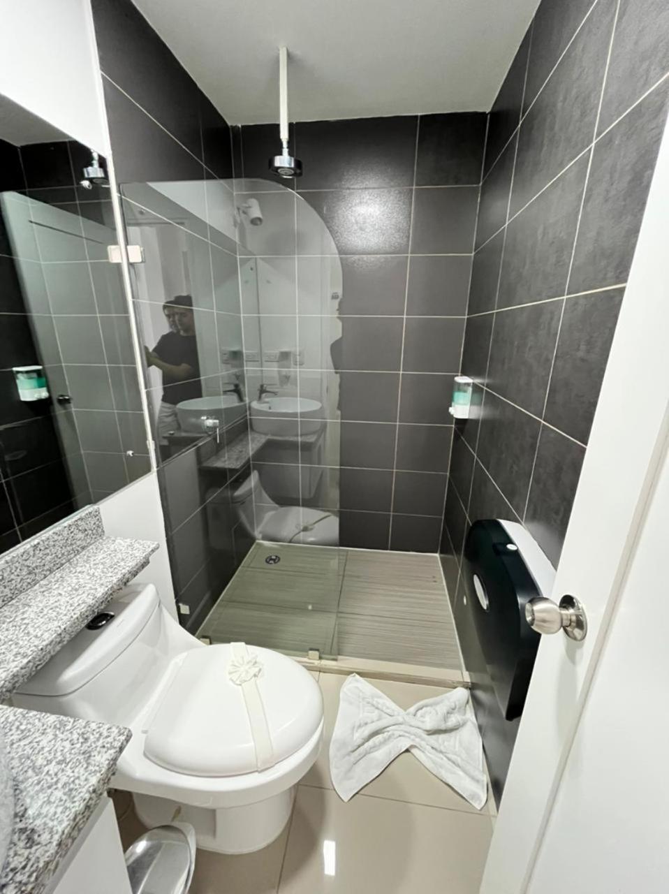 Twin Room with City View photo 2