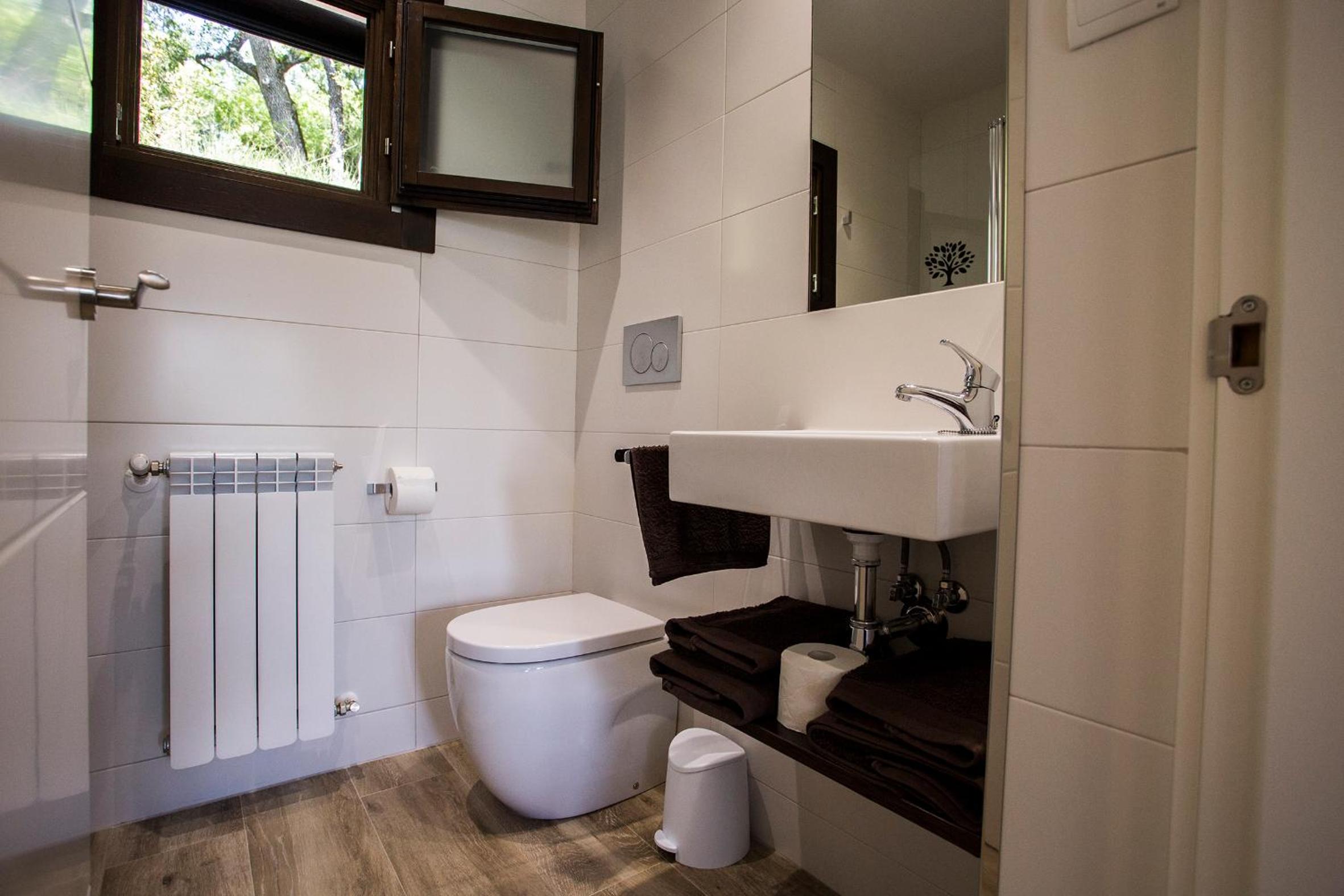 Double Room with Private Bathroom - Photo 5