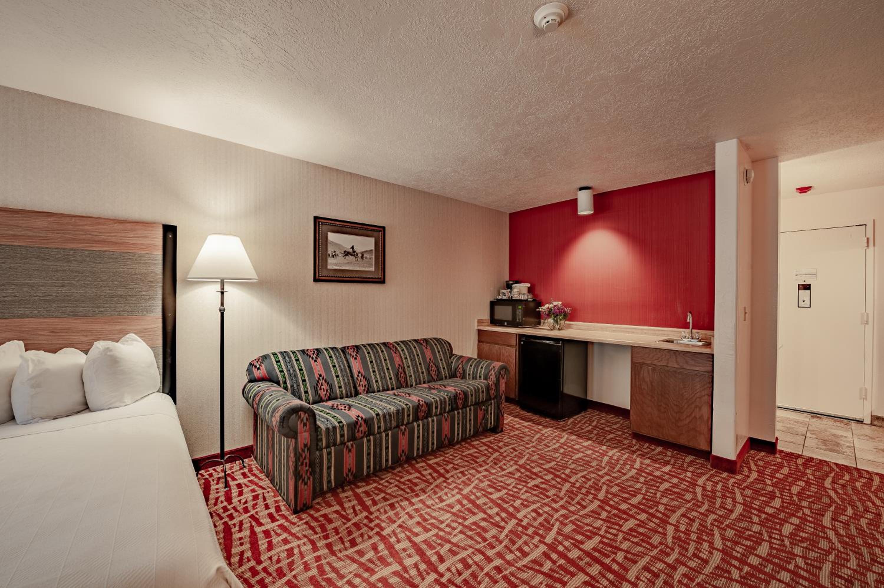 Studio Suite with Two Queen Beds - Photo 5