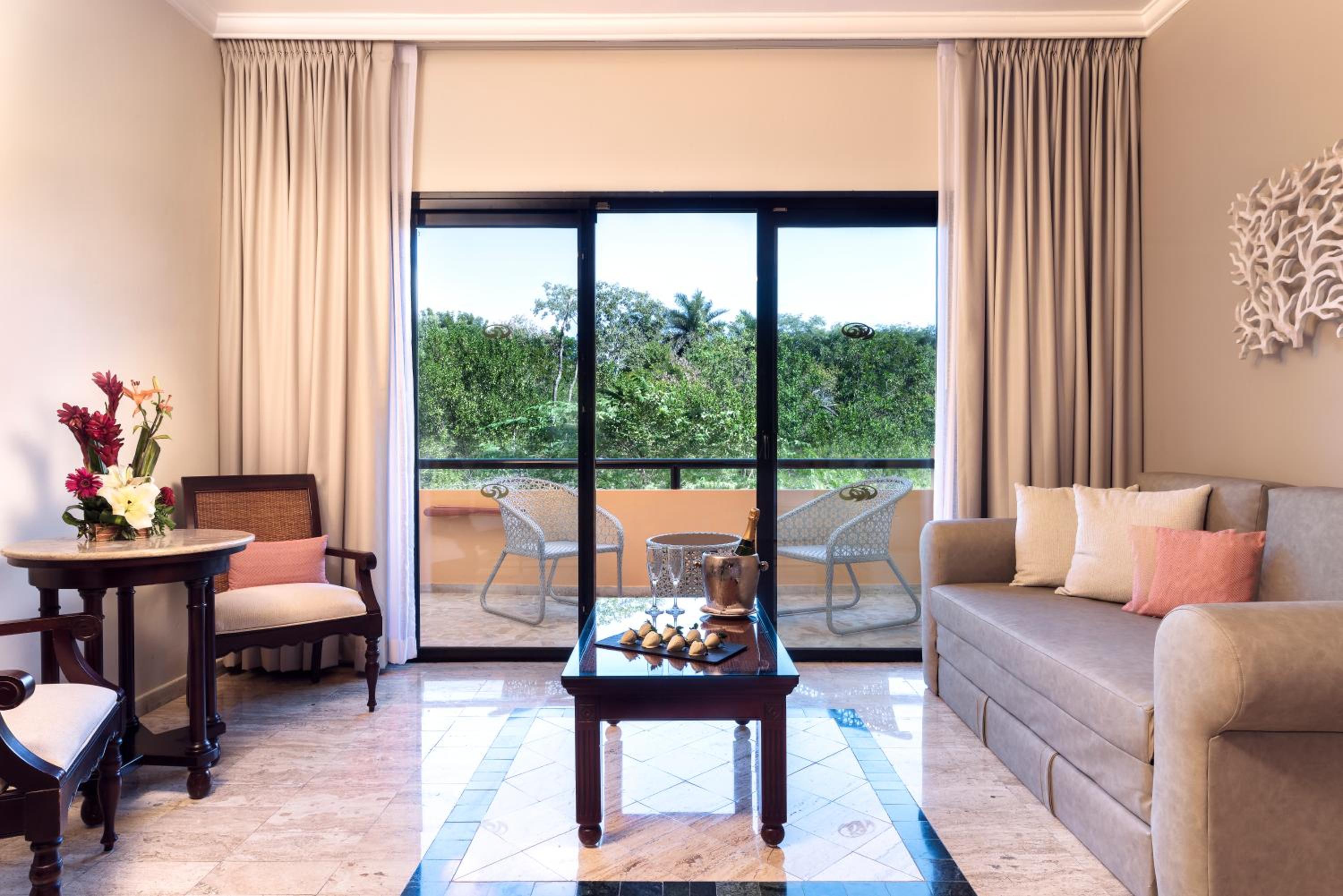 Junior Suite Beachside - Photo 4