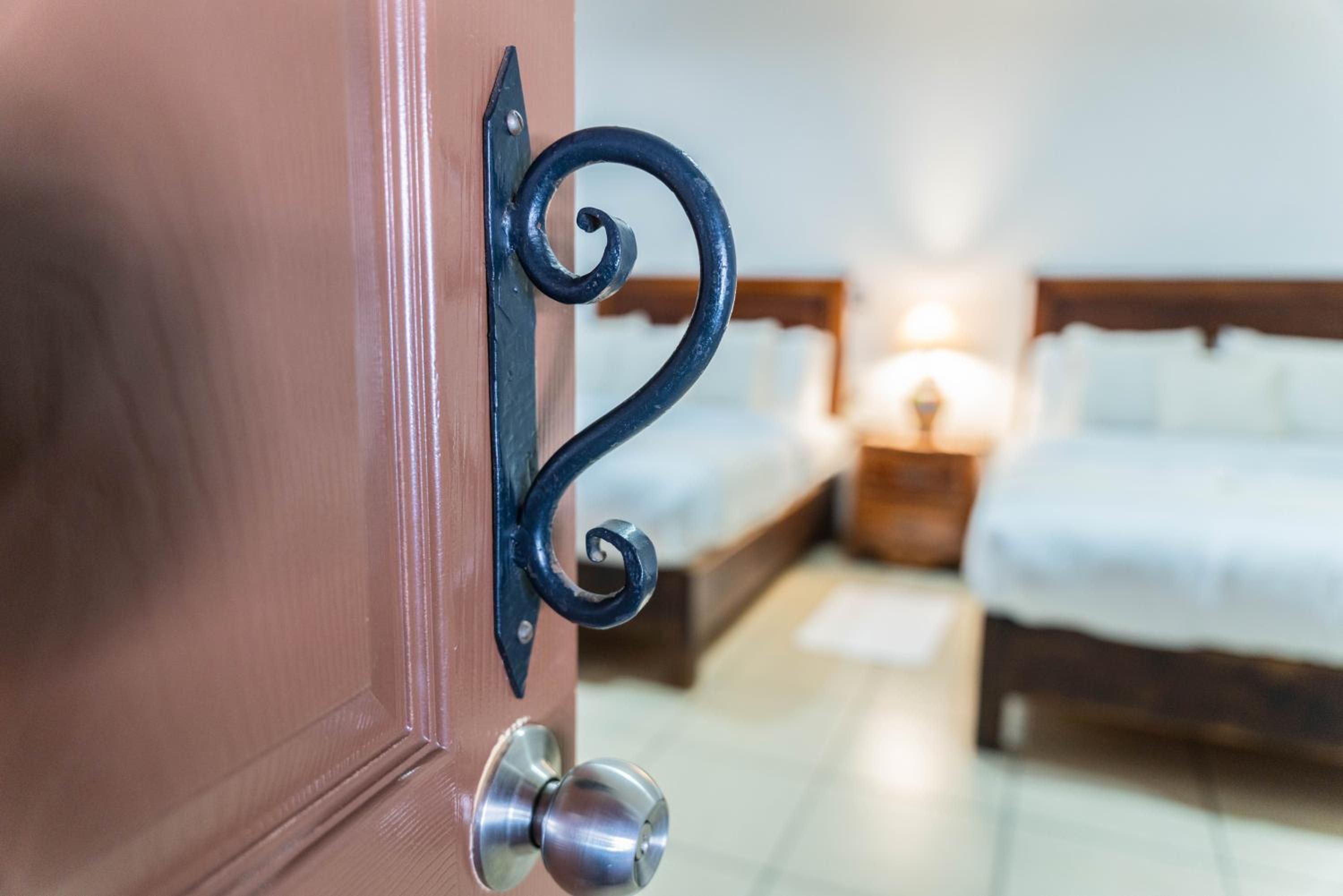 Deluxe Double Room with Two Double Beds - Photo 4