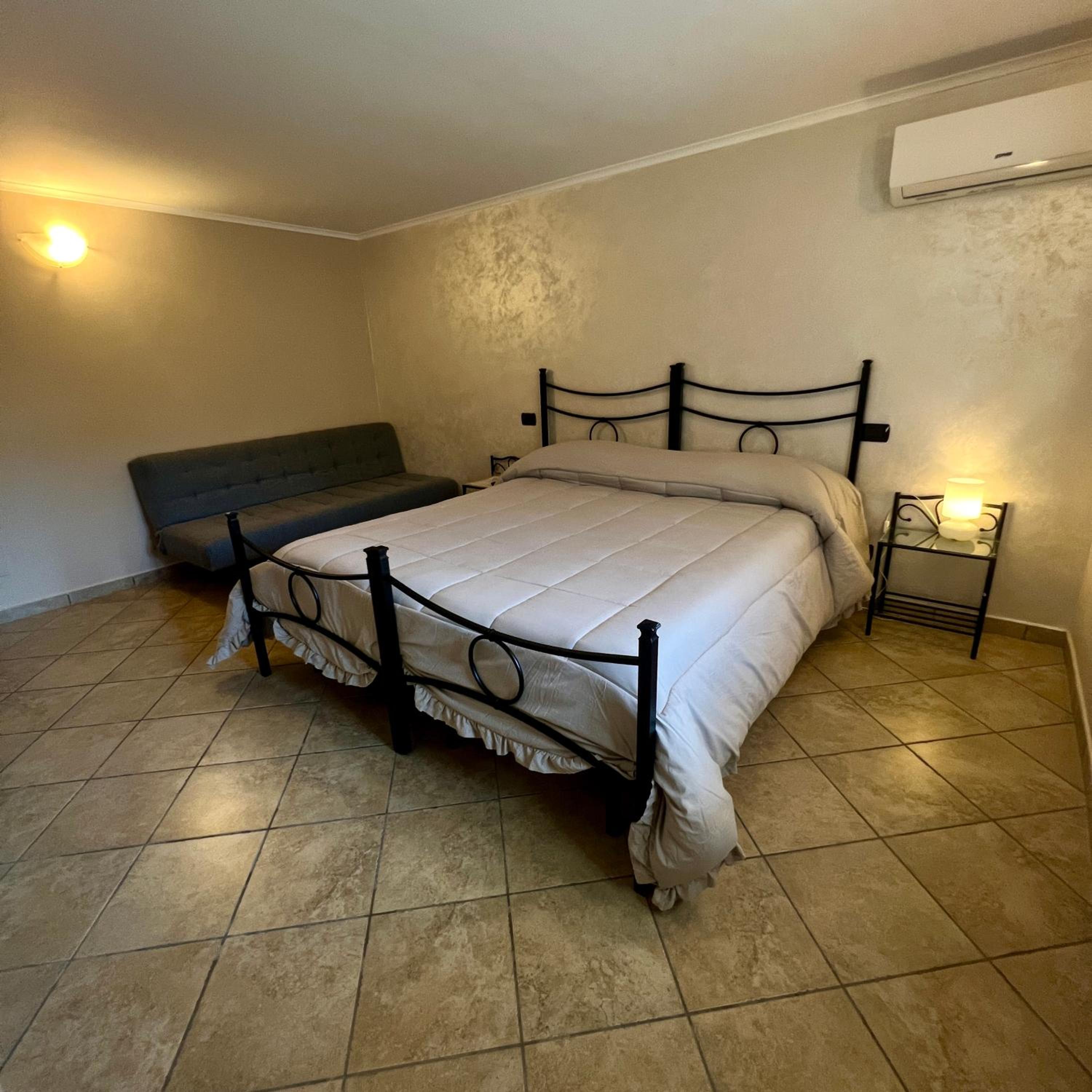 Double Room - Photo 1
