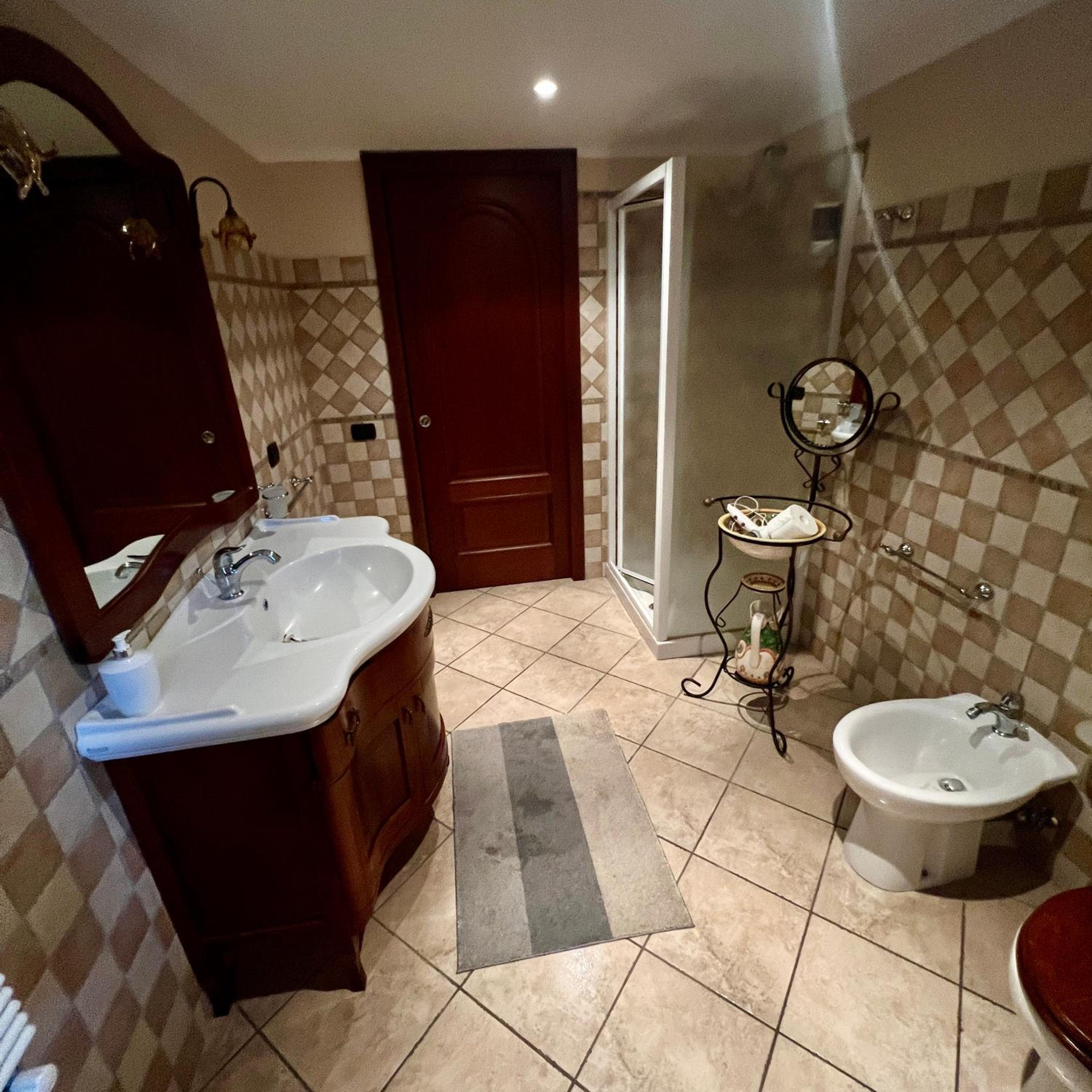 Double Room - Photo 3