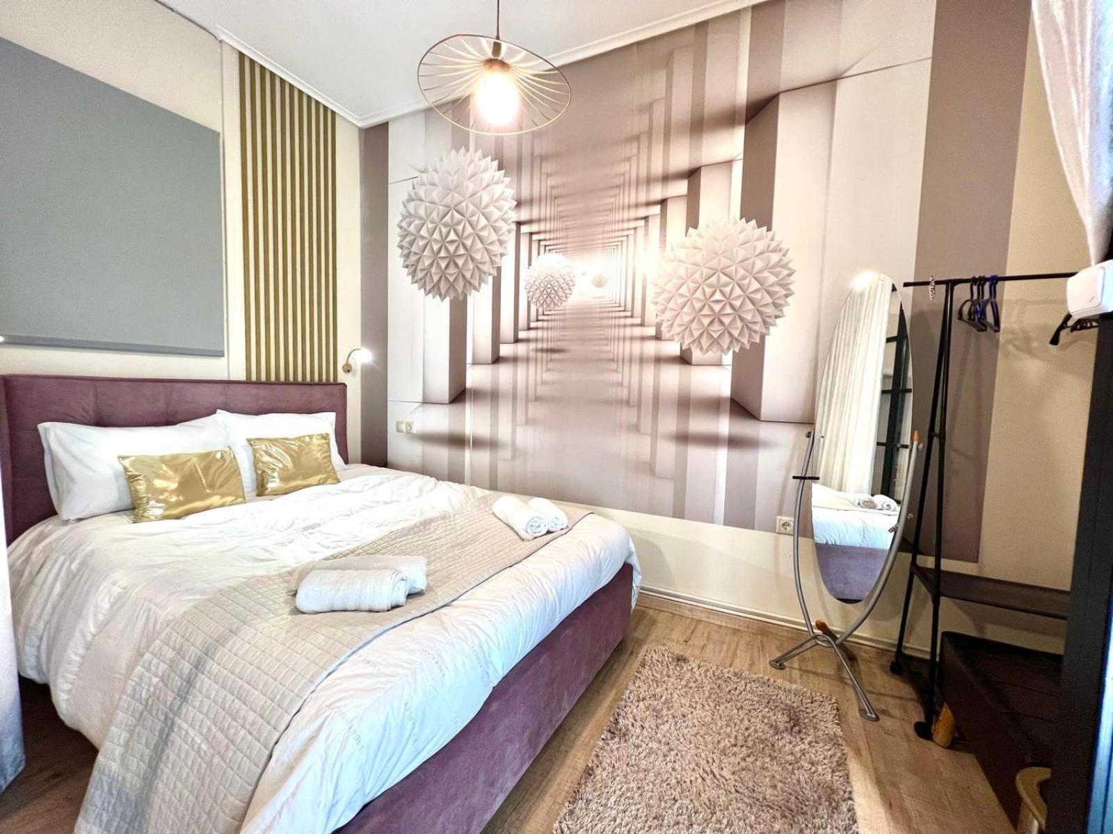 Three-Bedroom Apartment - Photo 19