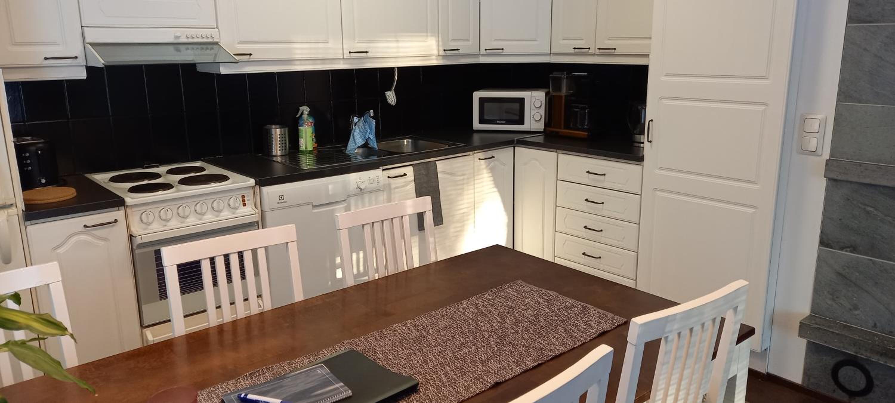Two-Bedroom Apartment - Photo 10