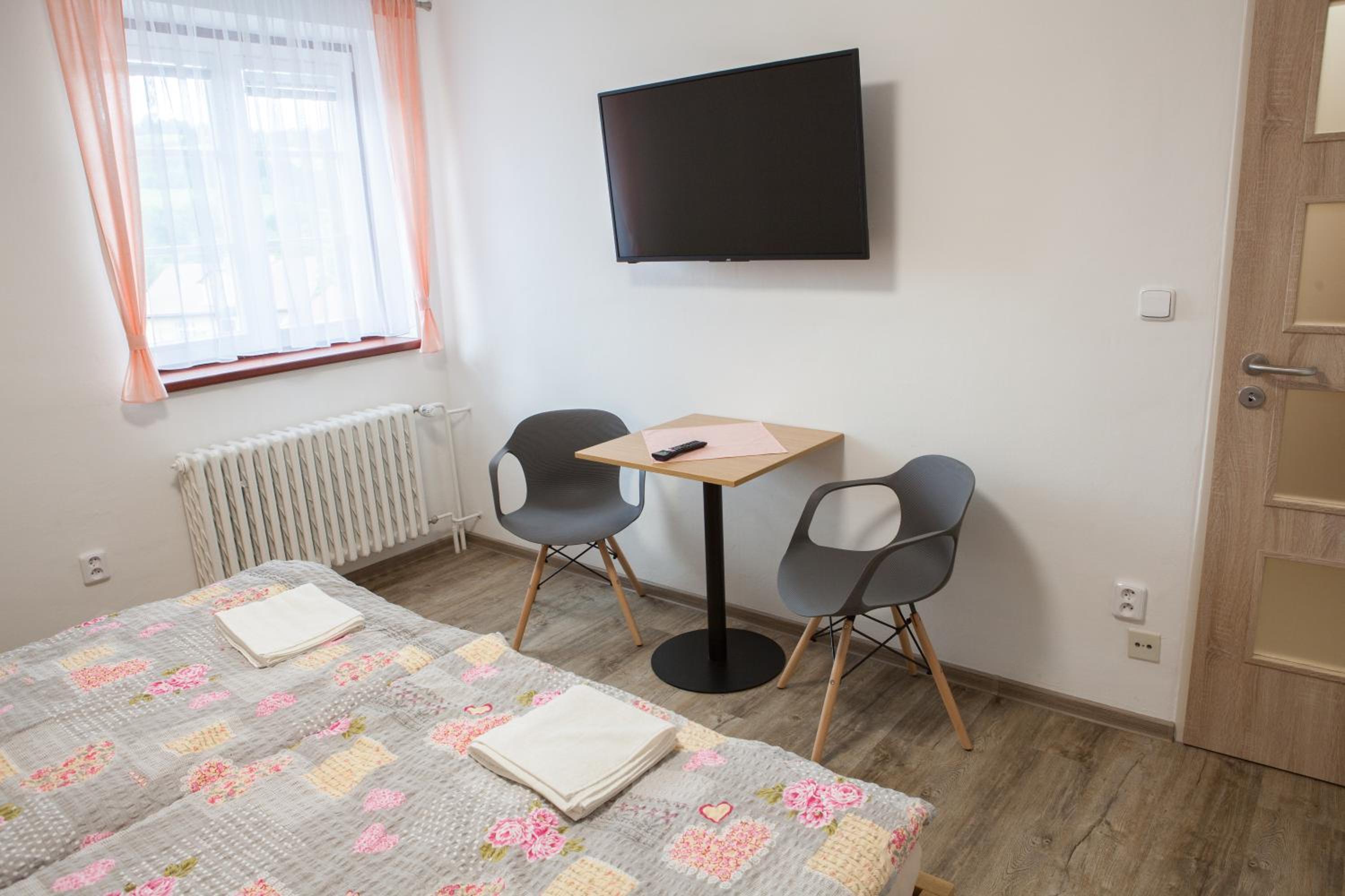 Double Room - Photo 2