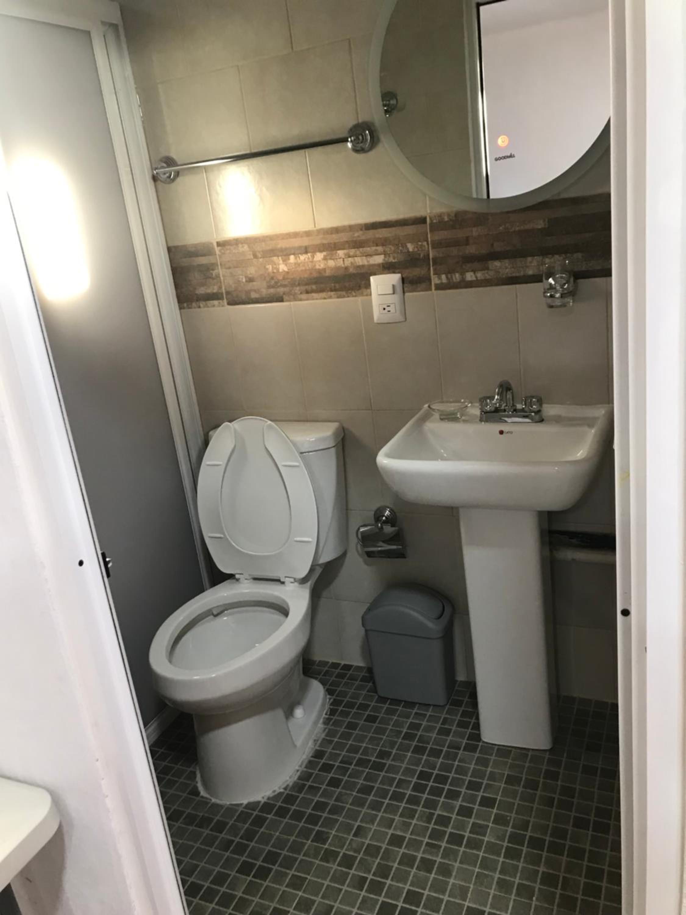 Twin Room - Photo 13