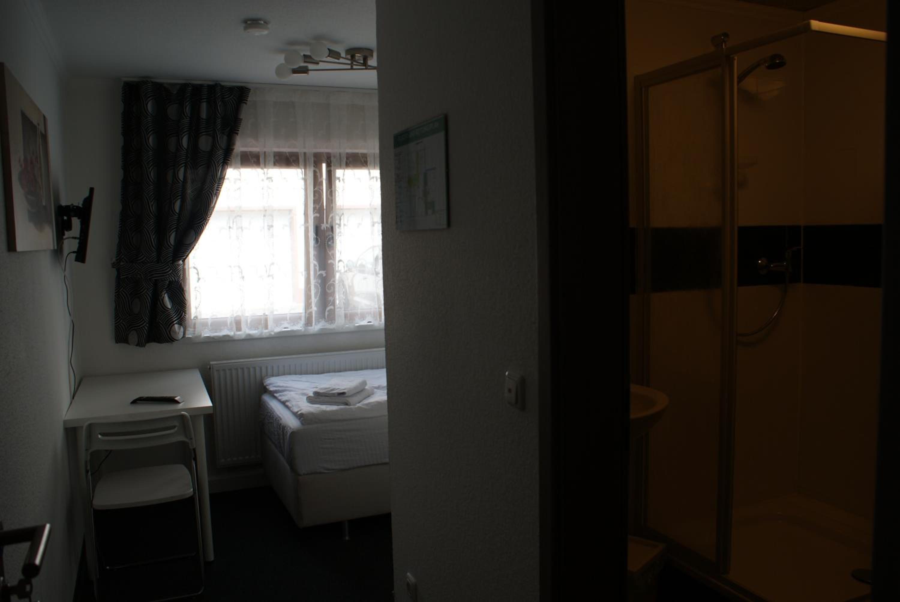 Single Room photo 2