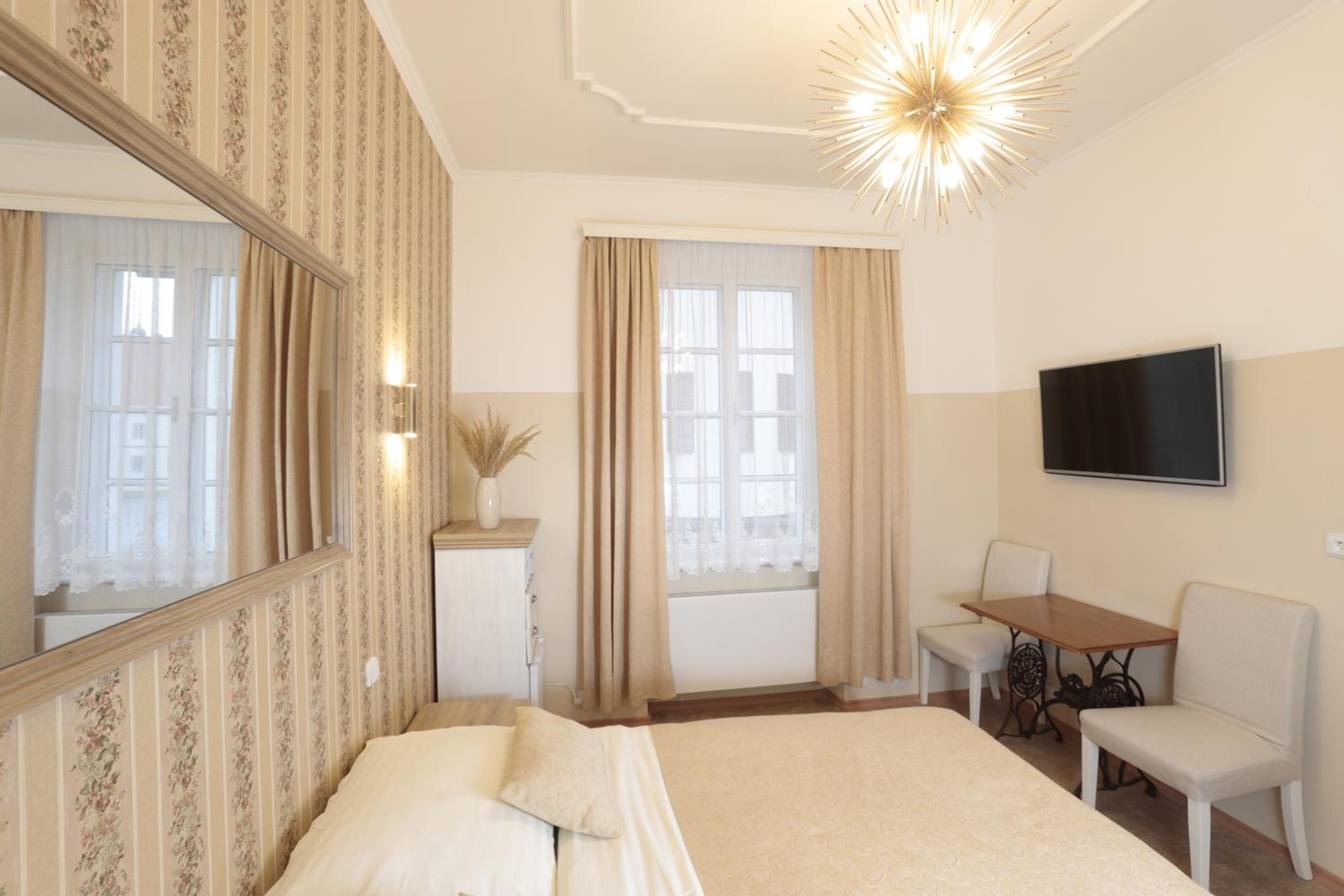 Double or Twin Room - Photo 9