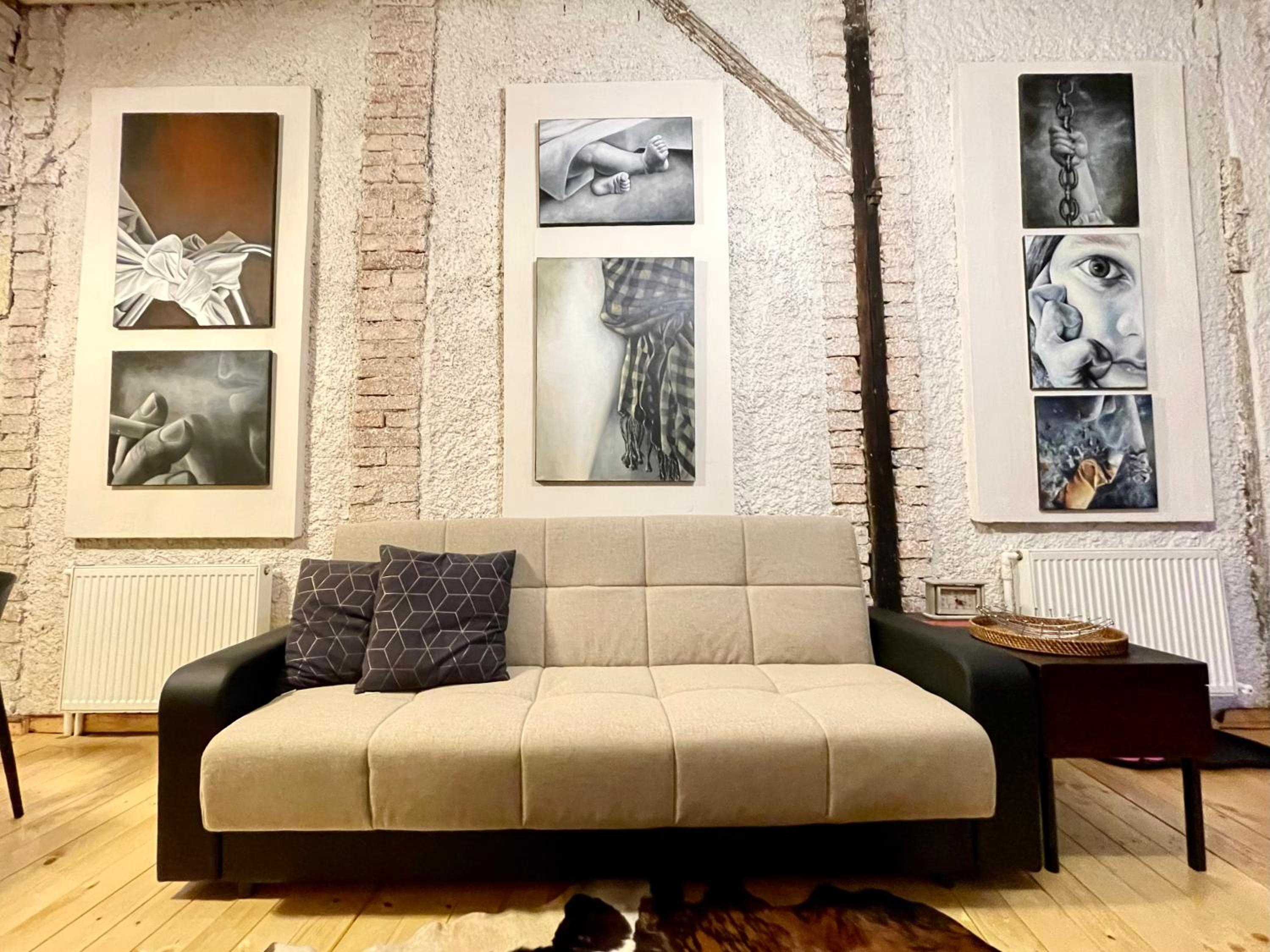 Studio Apartment - Photo 24