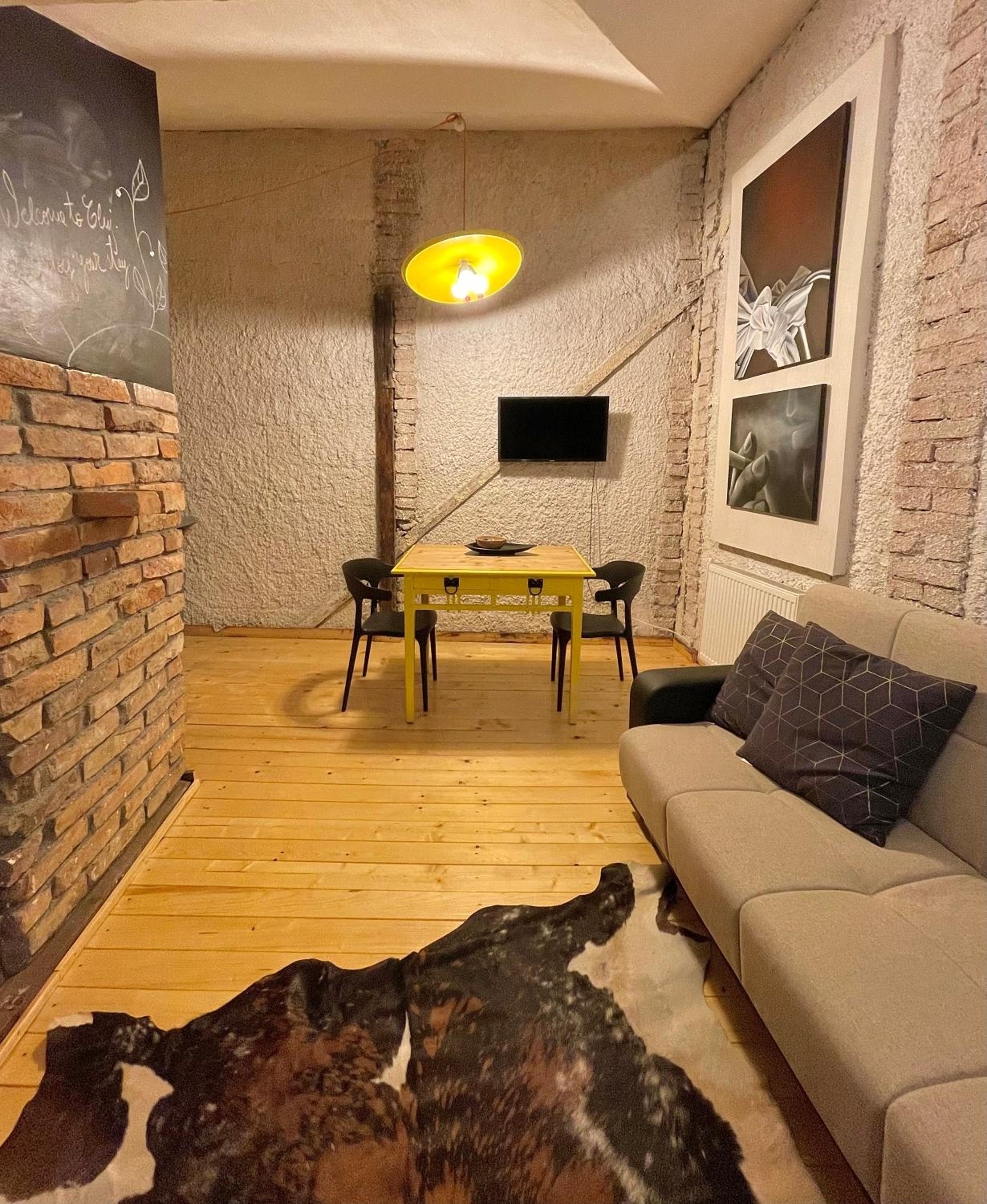 Studio Apartment - Photo 4