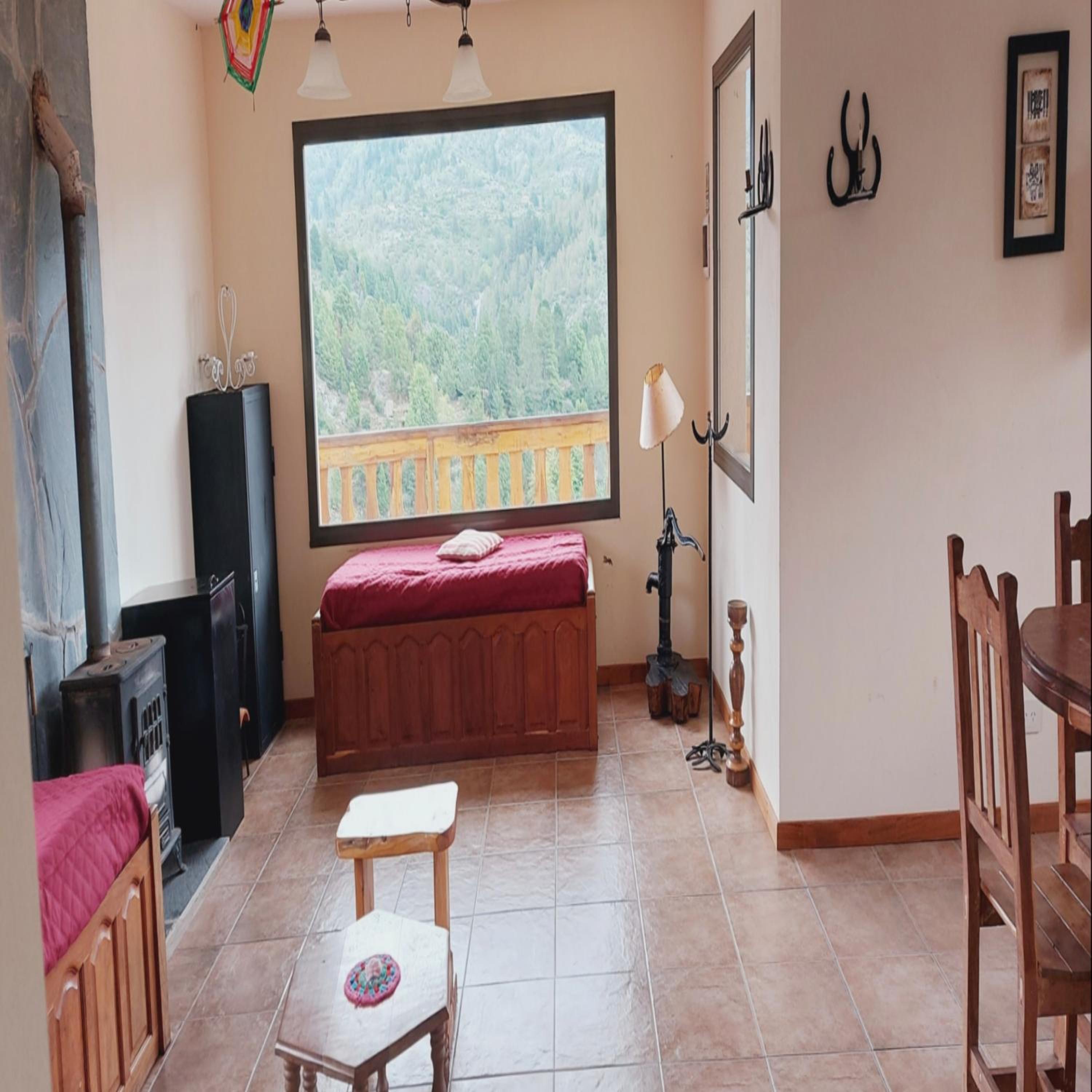 Apartment with Mountain View