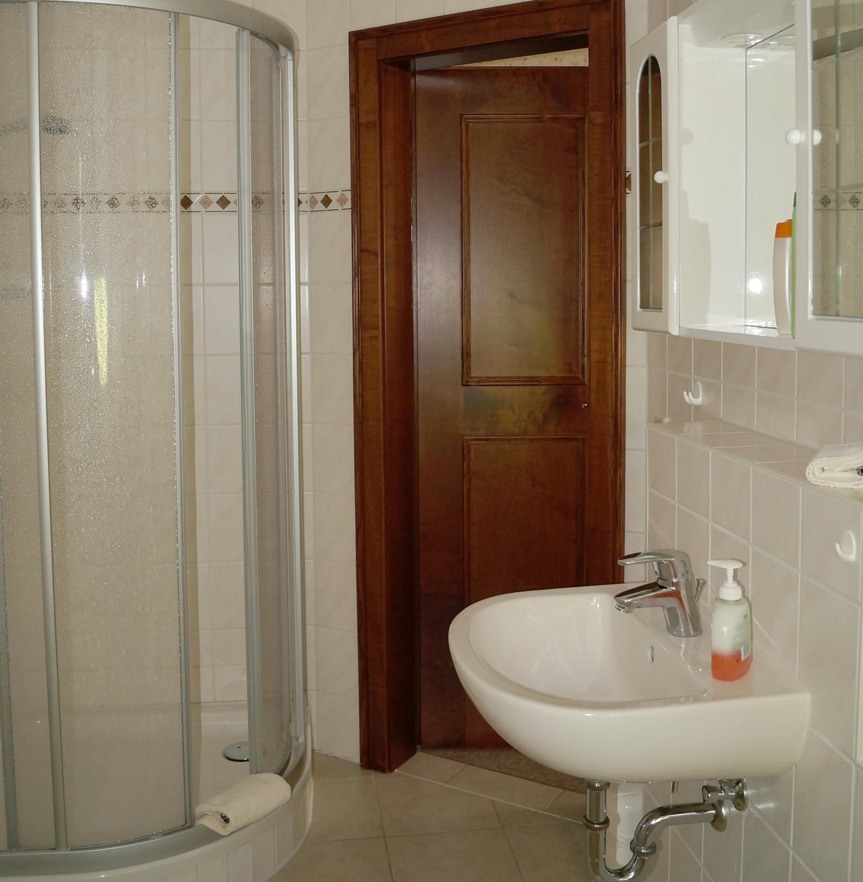 Suite - Photo 8