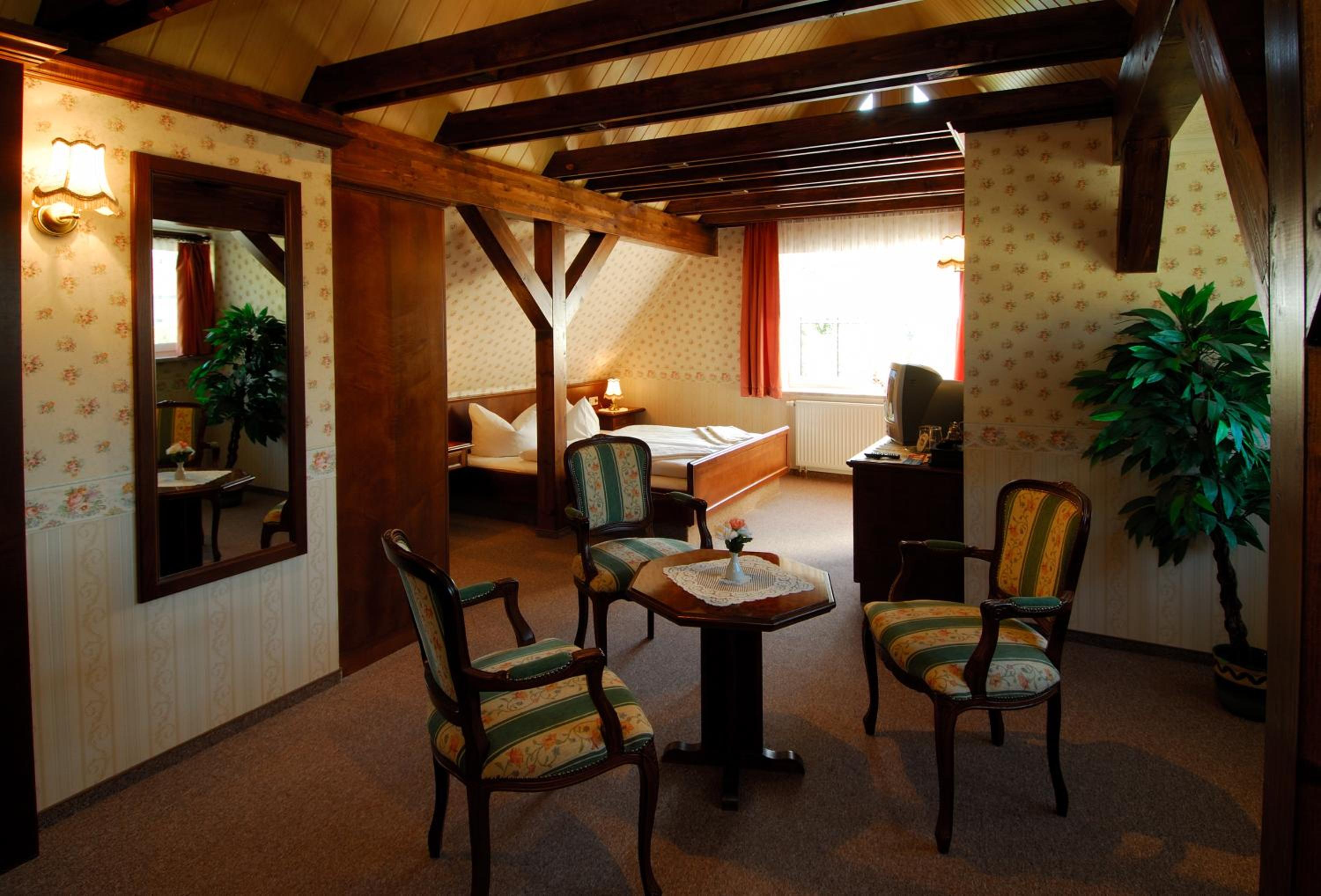 Suite - Photo 7