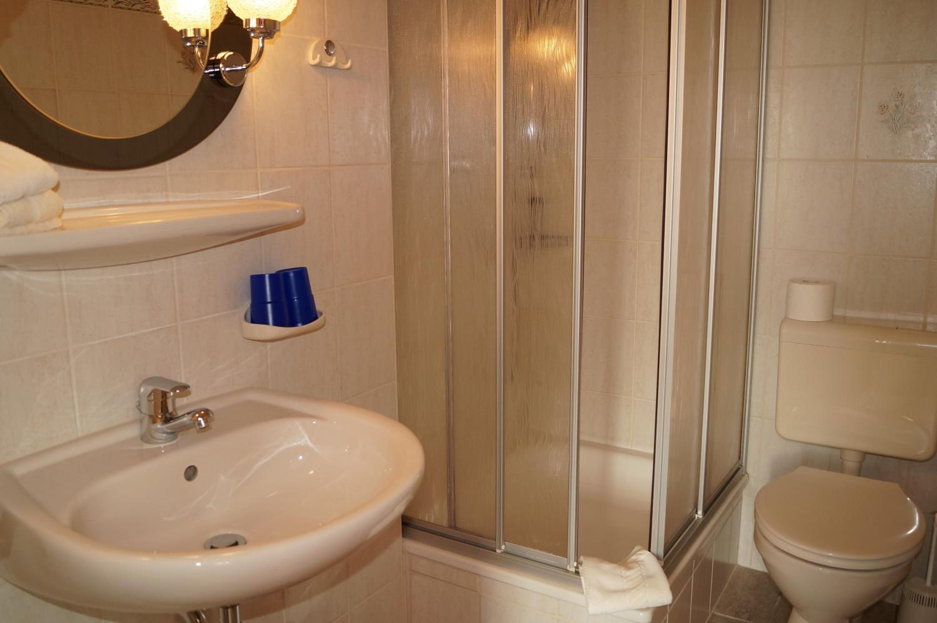 Single Room with Shower photo 3