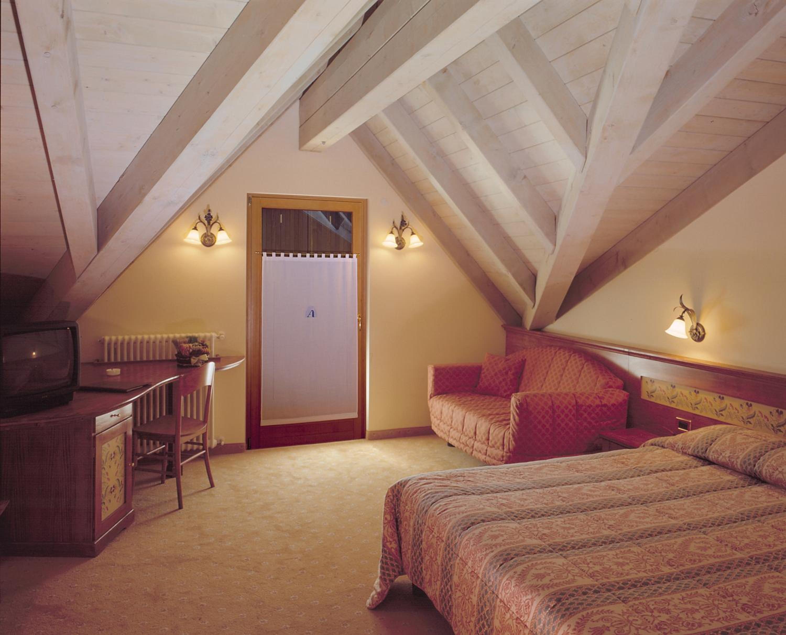Deluxe Quadruple Room - Photo 3