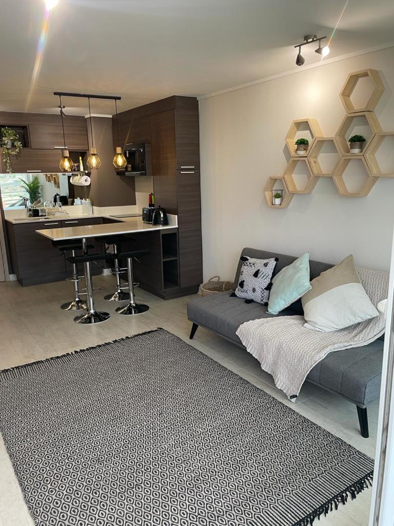 One-Bedroom Apartment photo 1