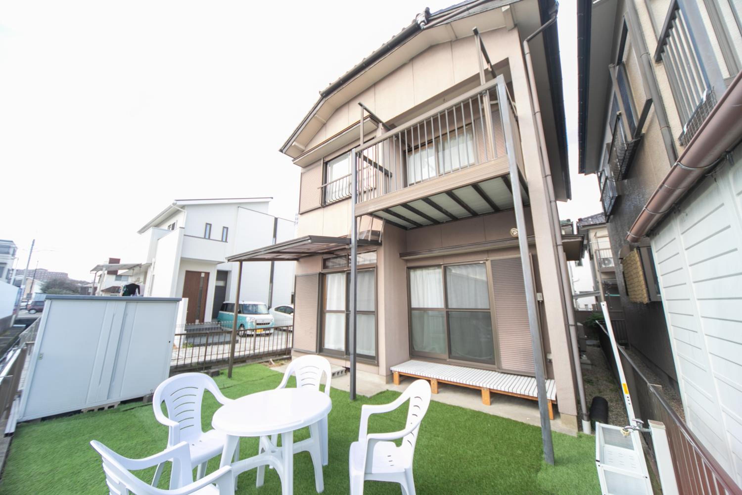 Three-Bedroom House - Photo 3
